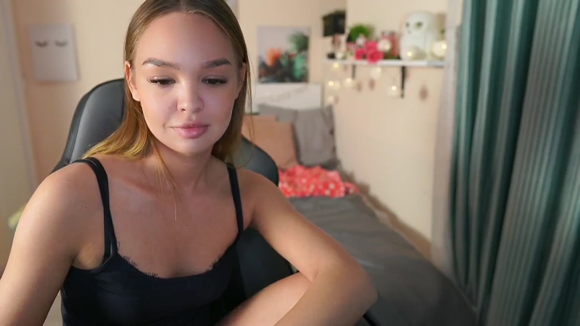 Gallery image thumbnail from Jesse__Jane__'s myfreecams stream on, 04/26/2024, 11:47 image 7 of 20