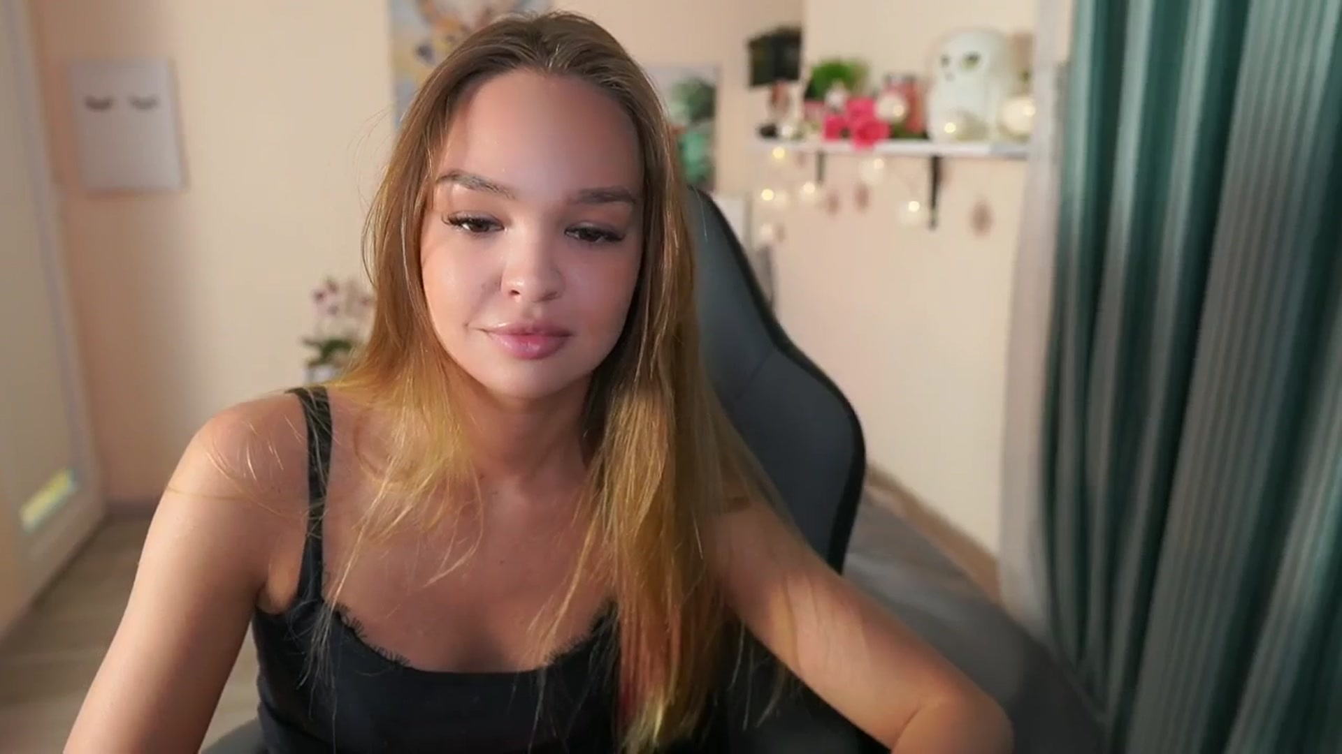 Gallery image thumbnail from Jesse__Jane__'s myfreecams stream on, 04/26/2024, 11:47 image 5 of 20