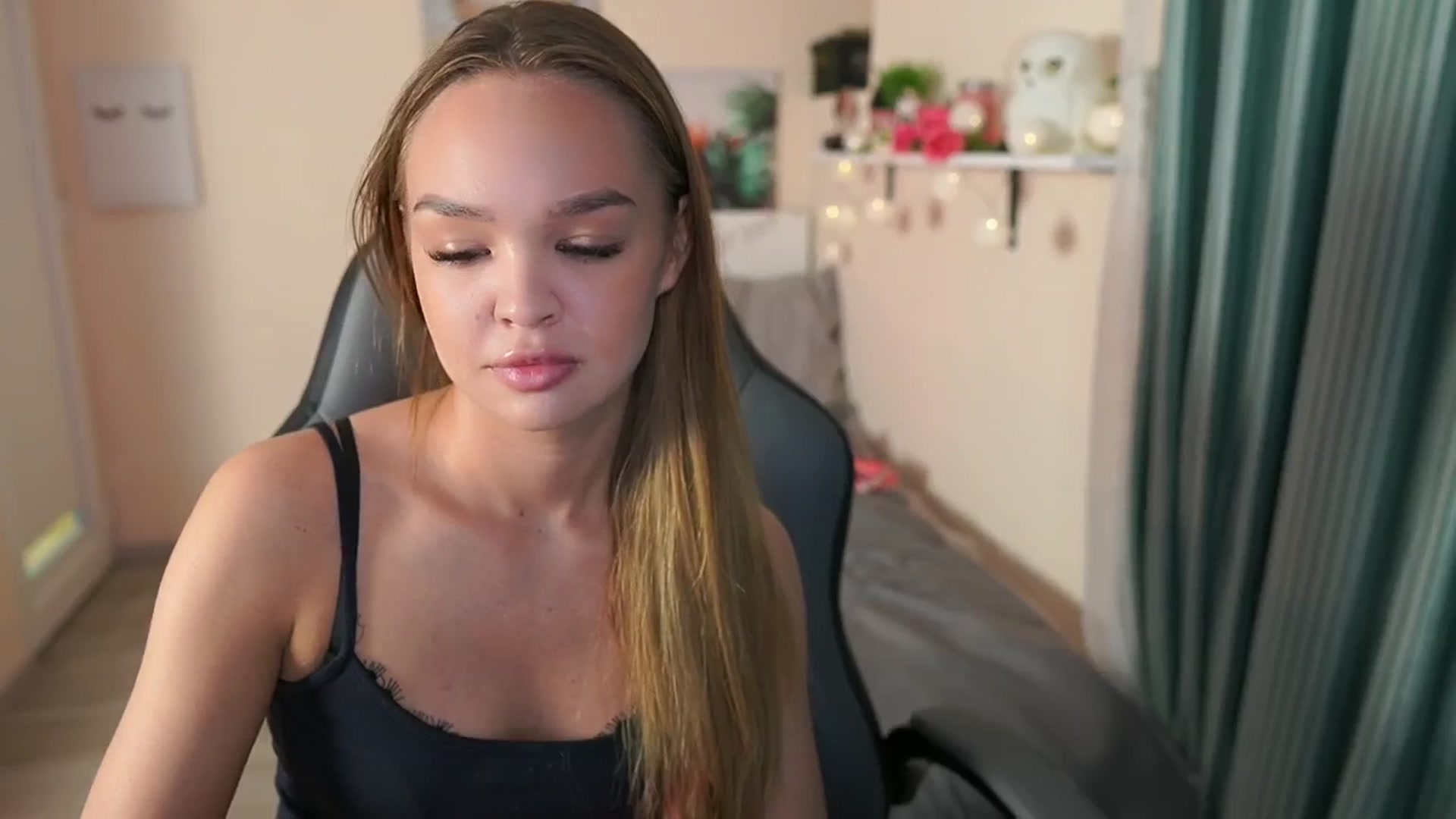 Gallery image thumbnail from Jesse__Jane__'s myfreecams stream on, 04/26/2024, 11:47 image 4 of 20