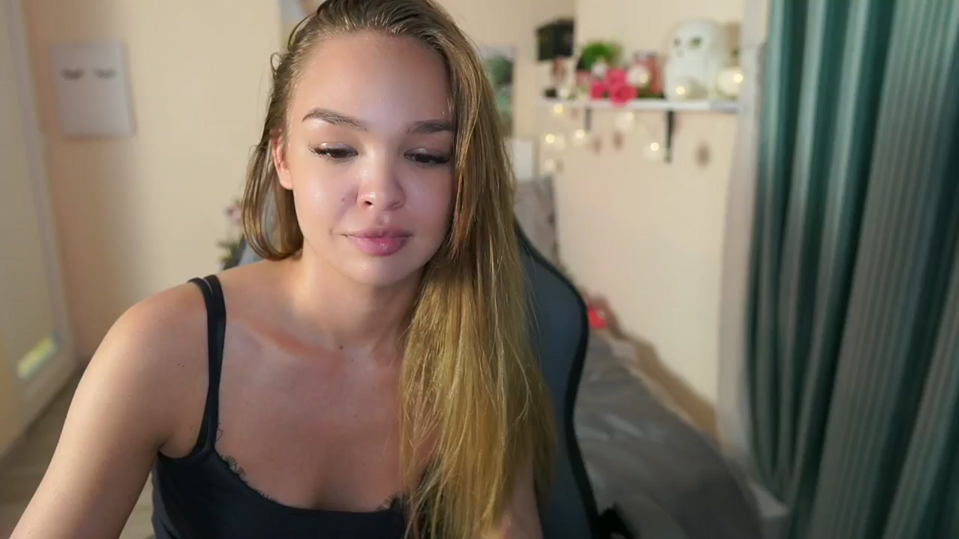 Gallery image thumbnail from Jesse__Jane__'s myfreecams stream on, 04/26/2024, 13:15 image 18 of 20