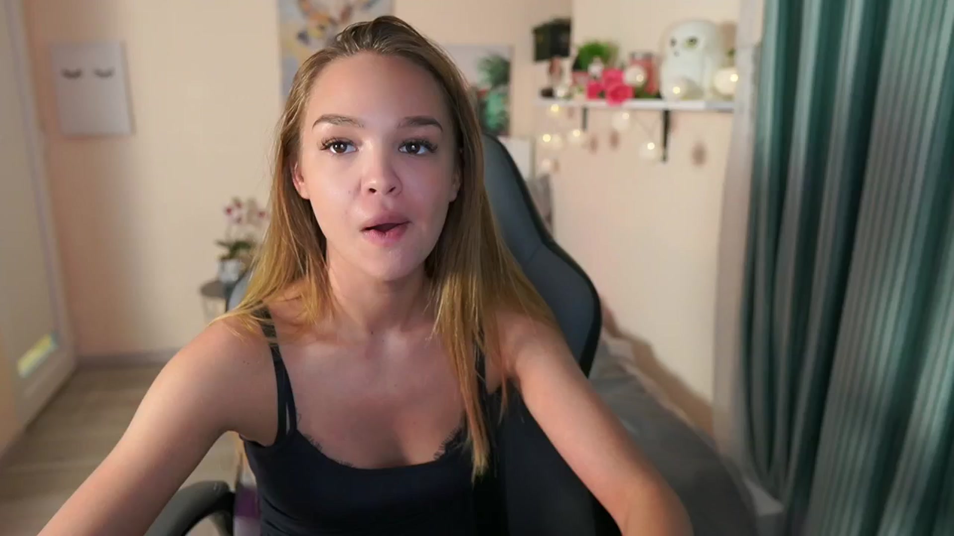Gallery image thumbnail from Jesse__Jane__'s myfreecams stream on, 04/26/2024, 13:15 image 4 of 20