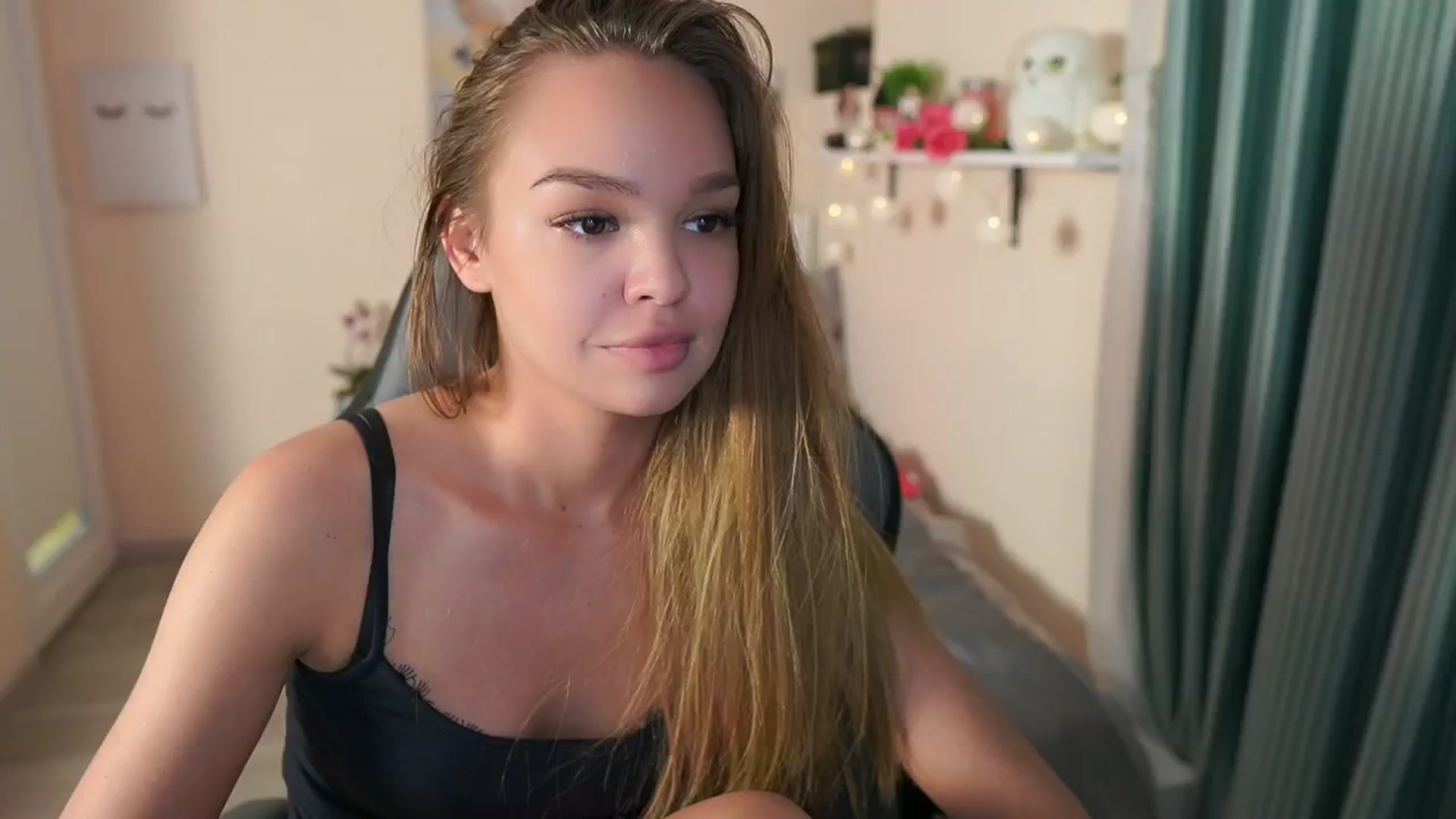 Gallery image thumbnail from Jesse__Jane__'s myfreecams stream on, 04/26/2024, 13:15 image 10 of 20