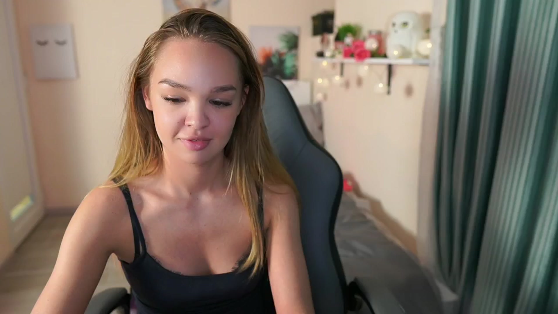 Gallery image thumbnail from Jesse__Jane__'s myfreecams stream on, 04/26/2024, 13:15 image 2 of 20