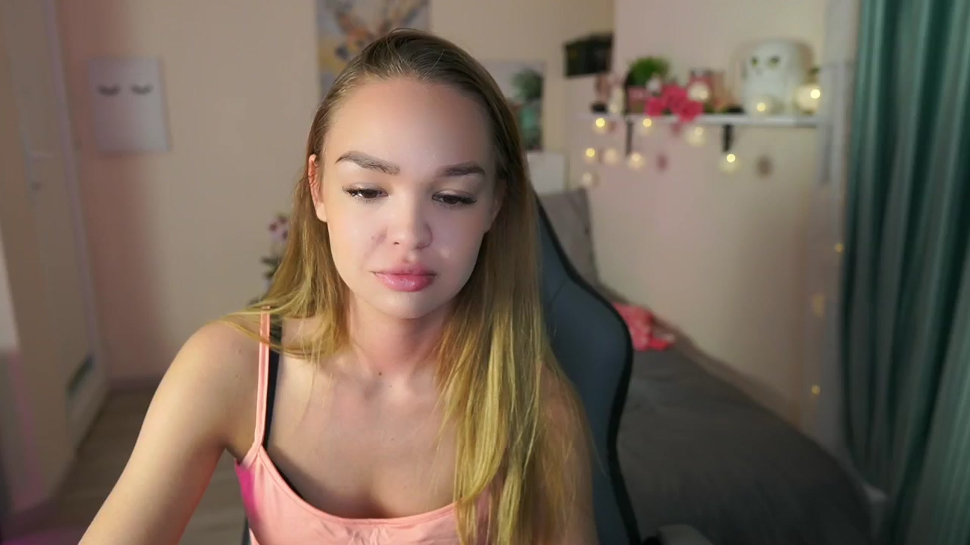 Gallery image thumbnail from Jesse__Jane__'s myfreecams stream on, 04/28/2024, 04:51 image 6 of 20