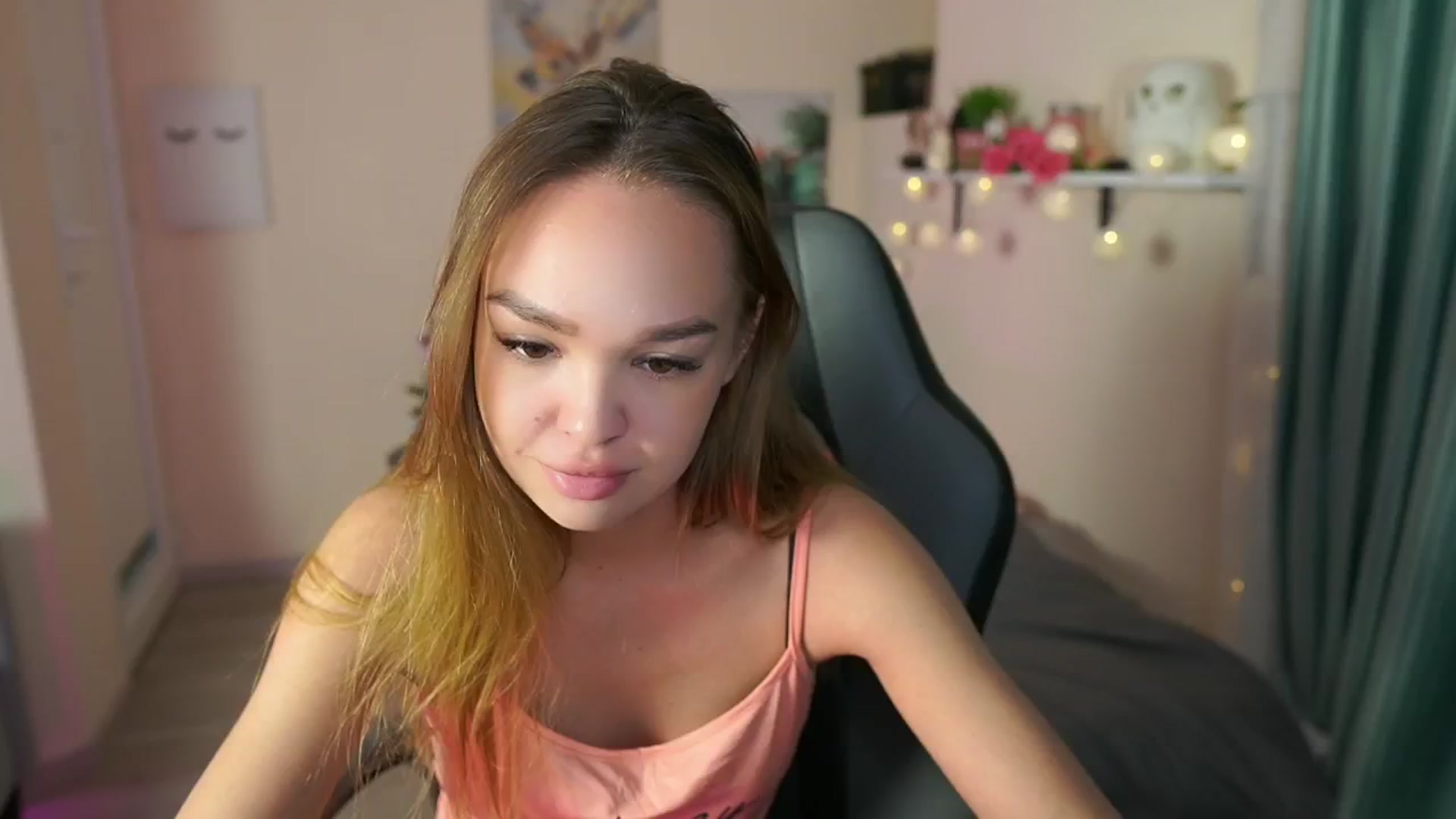 Gallery image thumbnail from Jesse__Jane__'s myfreecams stream on, 04/28/2024, 05:58 image 16 of 20