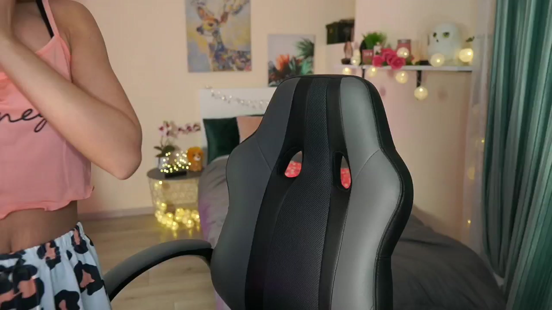 Gallery image thumbnail from Jesse__Jane__'s myfreecams stream on, 04/28/2024, 05:58 image 14 of 20