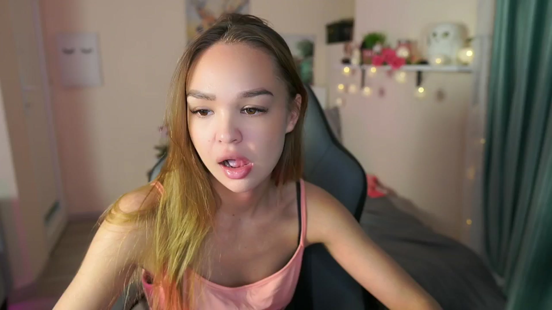 Gallery image thumbnail from Jesse__Jane__'s myfreecams stream on, 04/28/2024, 05:58 image 15 of 20