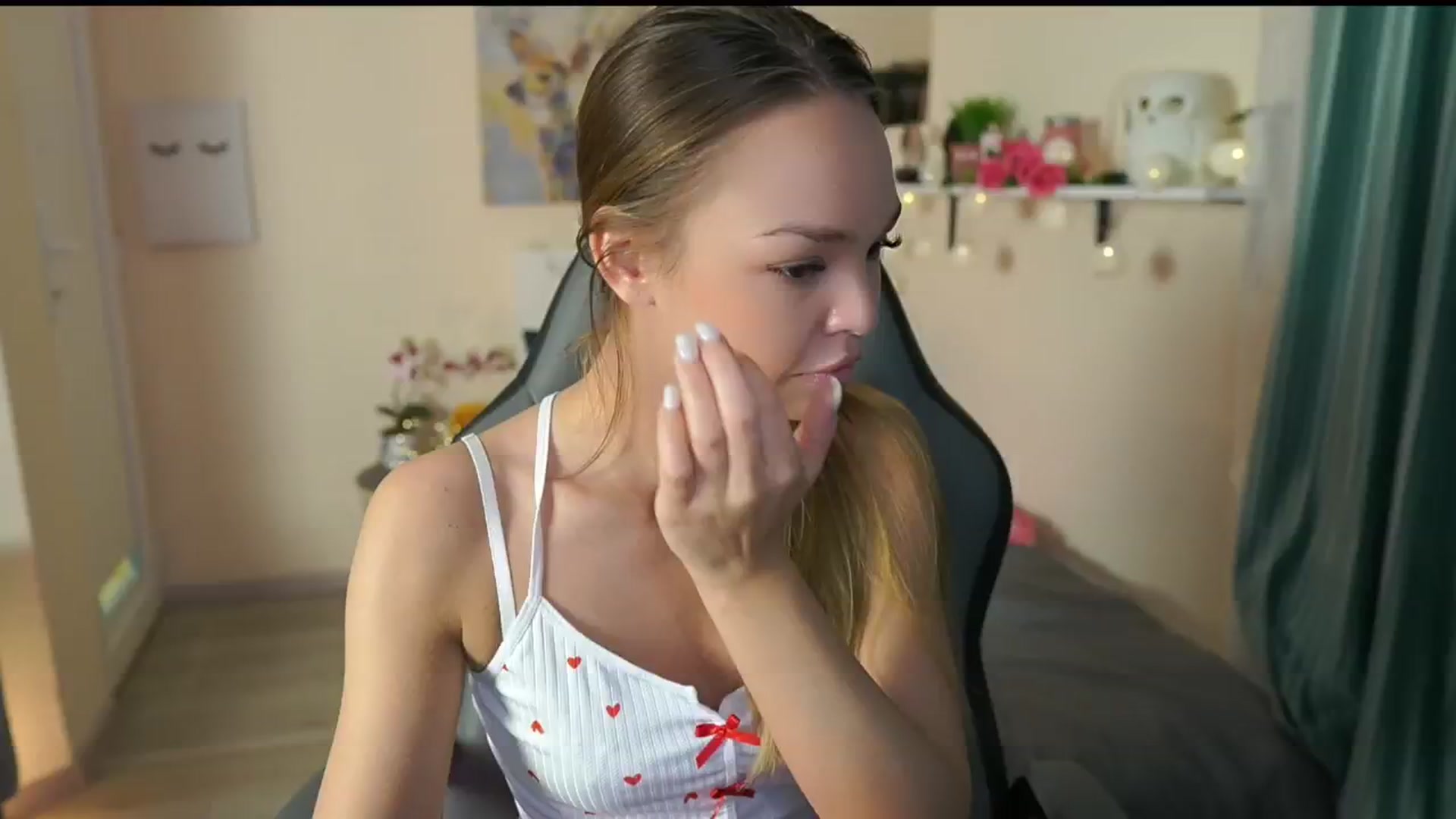 Gallery image thumbnail from Jesse__Jane__'s myfreecams stream on, 04/29/2024, 14:32 image 9 of 20