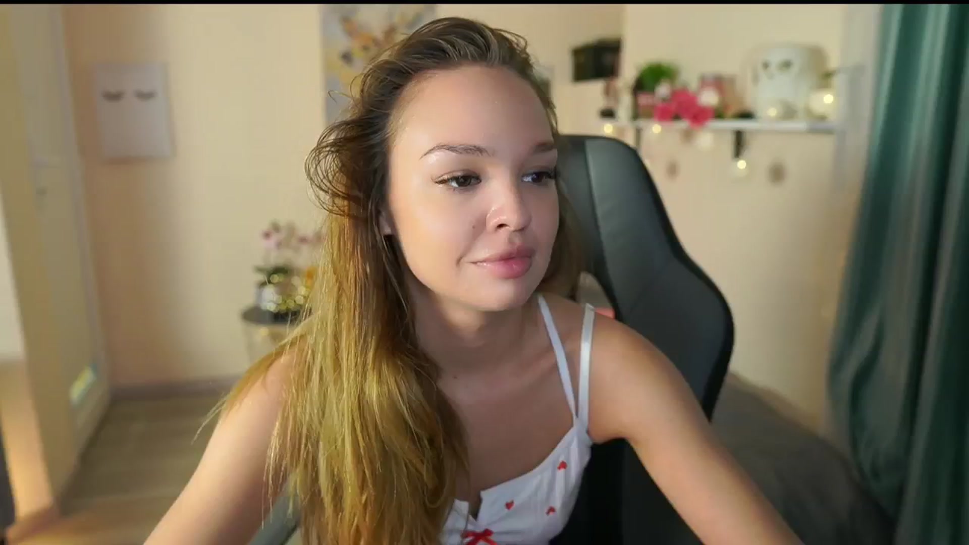 Gallery image thumbnail from Jesse__Jane__'s myfreecams stream on, 04/29/2024, 15:33 image 9 of 20