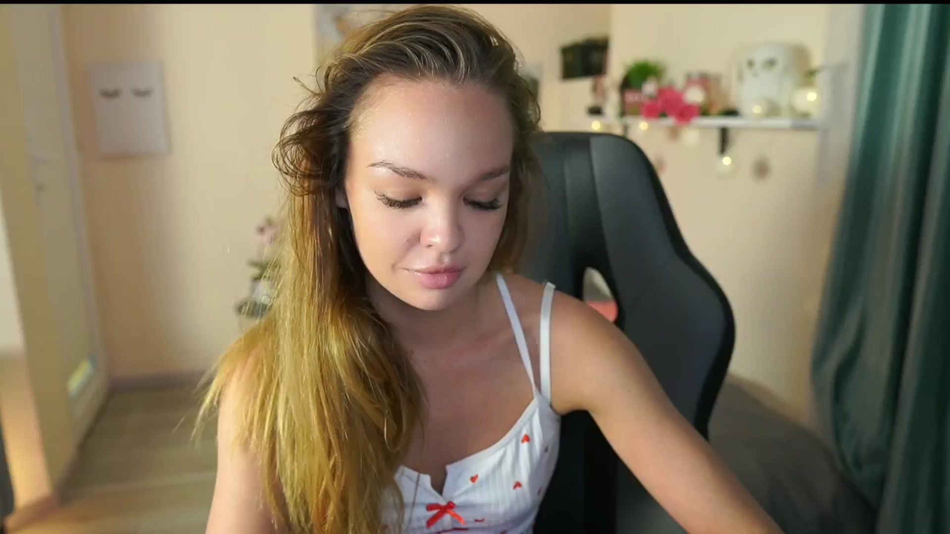 Gallery image thumbnail from Jesse__Jane__'s myfreecams stream on, 04/29/2024, 15:33 image 8 of 20