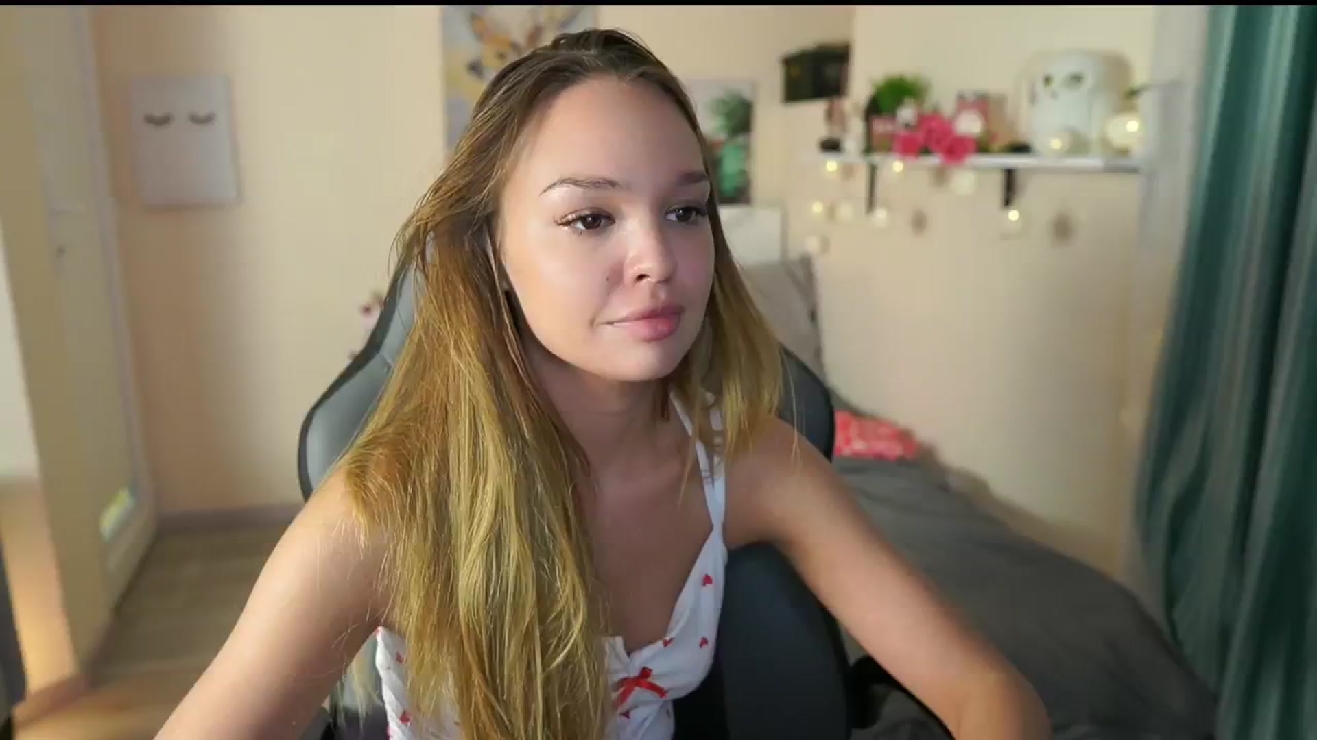 Gallery image thumbnail from Jesse__Jane__'s myfreecams stream on, 04/29/2024, 17:17 image 8 of 20
