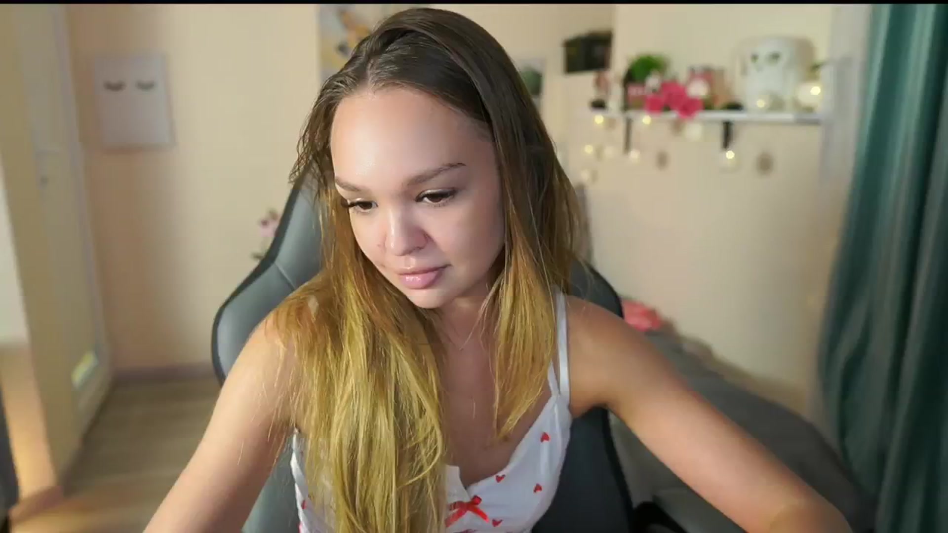 Gallery image thumbnail from Jesse__Jane__'s myfreecams stream on, 04/29/2024, 17:17 image 9 of 20