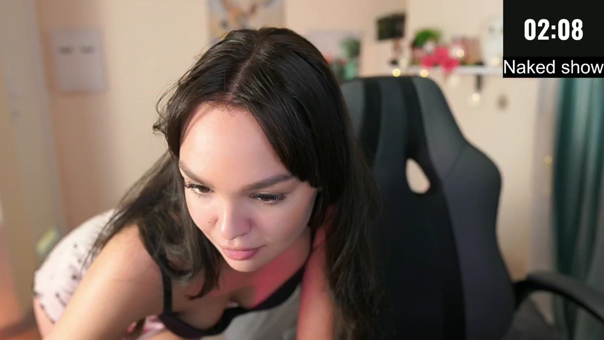 Gallery image thumbnail from Jesse__Jane__'s myfreecams stream on, 05/01/2024, 17:53 image 17 of 20