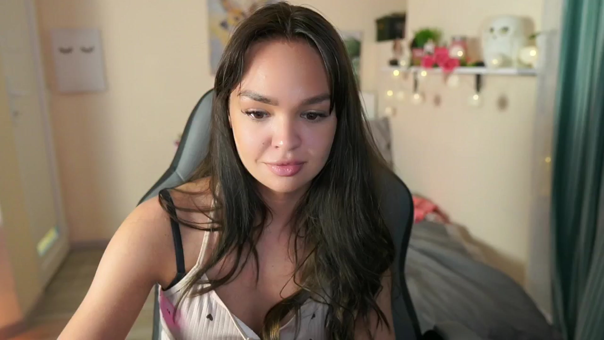 Gallery image thumbnail from Jesse__Jane__'s myfreecams stream on, 05/01/2024, 17:53 image 10 of 20