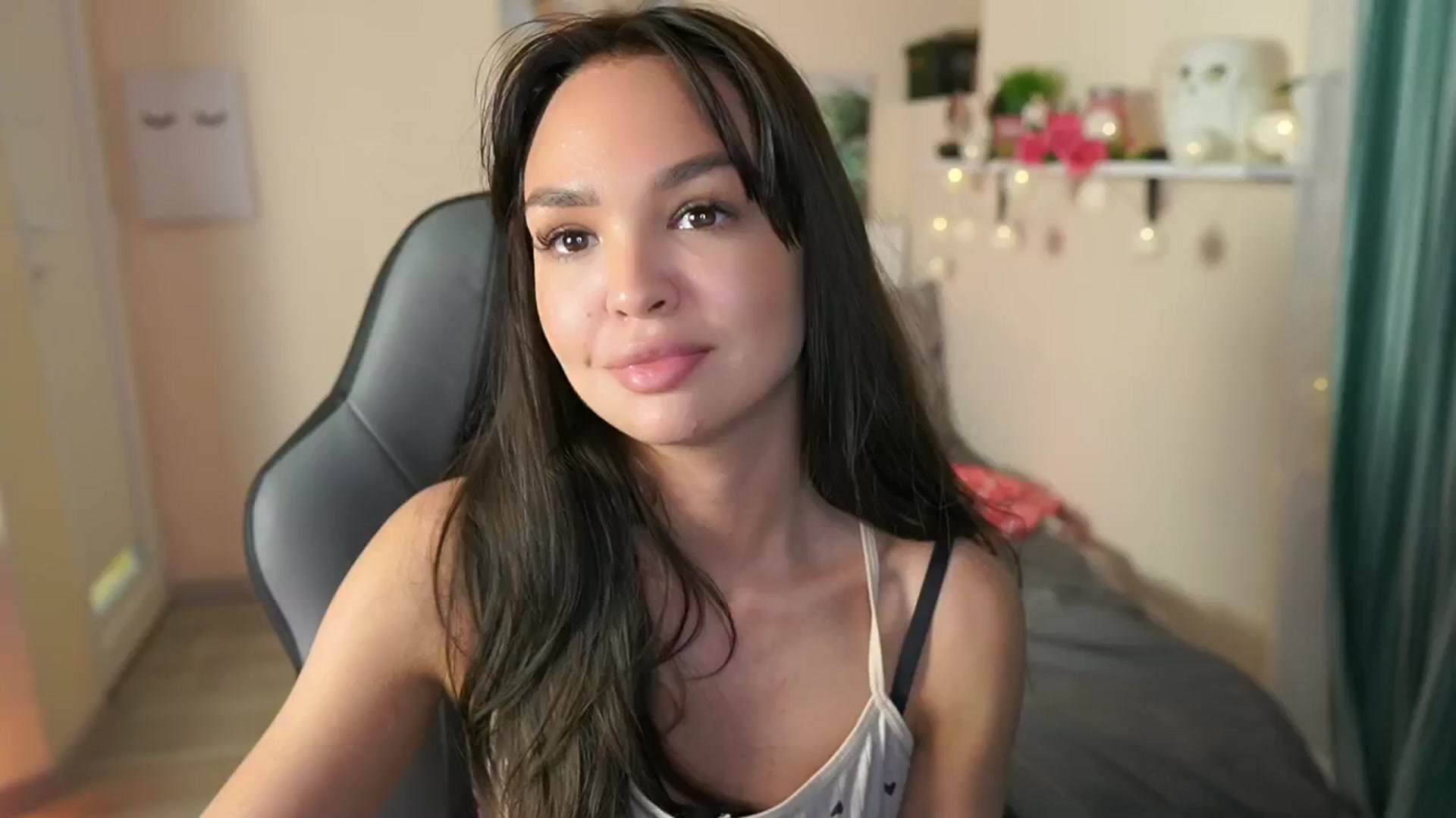 Gallery image thumbnail from Jesse__Jane__'s myfreecams stream on, 05/01/2024, 17:53 image 2 of 20