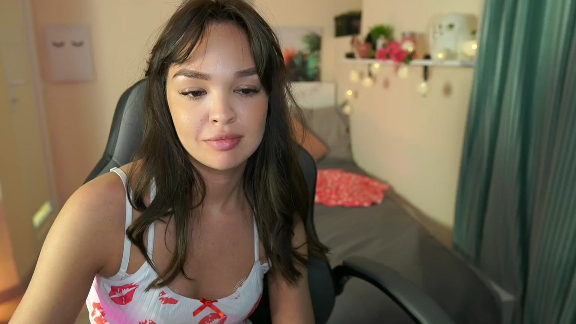 Gallery image thumbnail from Jesse__Jane__'s myfreecams stream on, 05/03/2024, 12:55 image 10 of 20