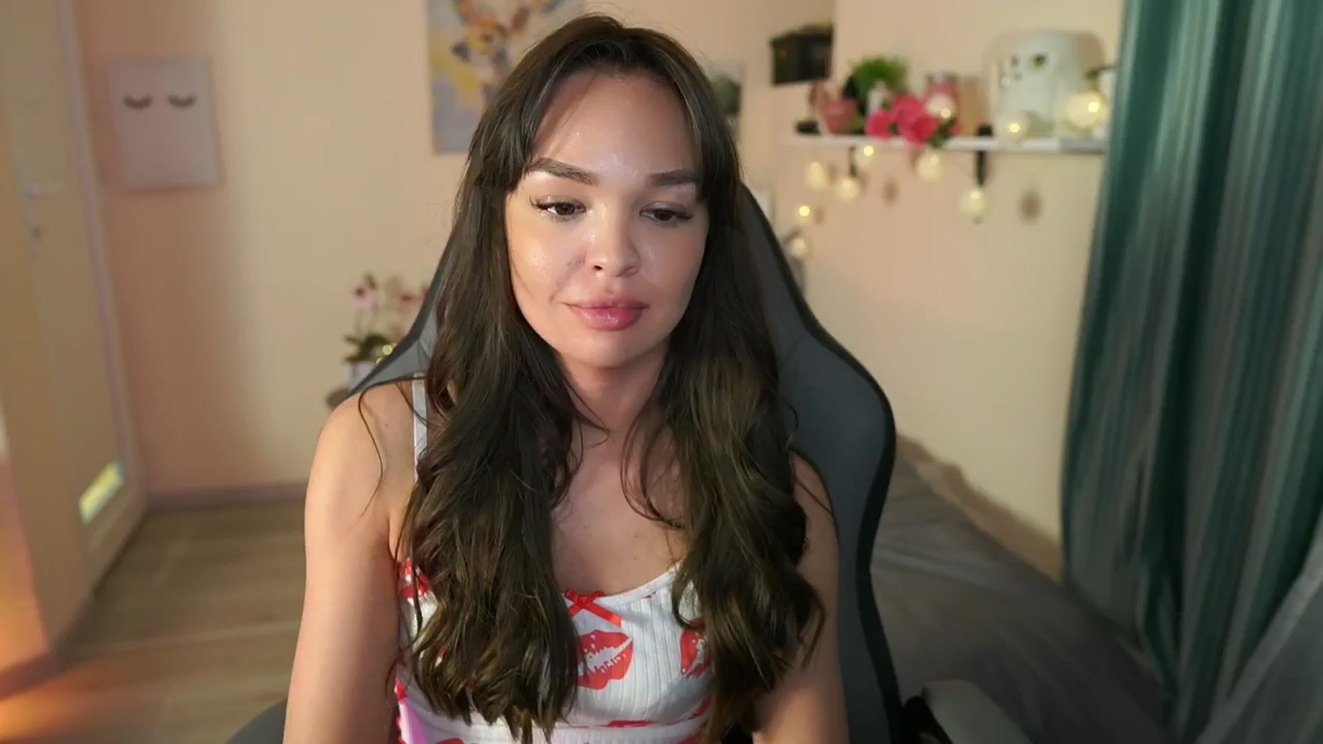 Gallery image thumbnail from Jesse__Jane__'s myfreecams stream on, 05/03/2024, 14:20 image 17 of 20