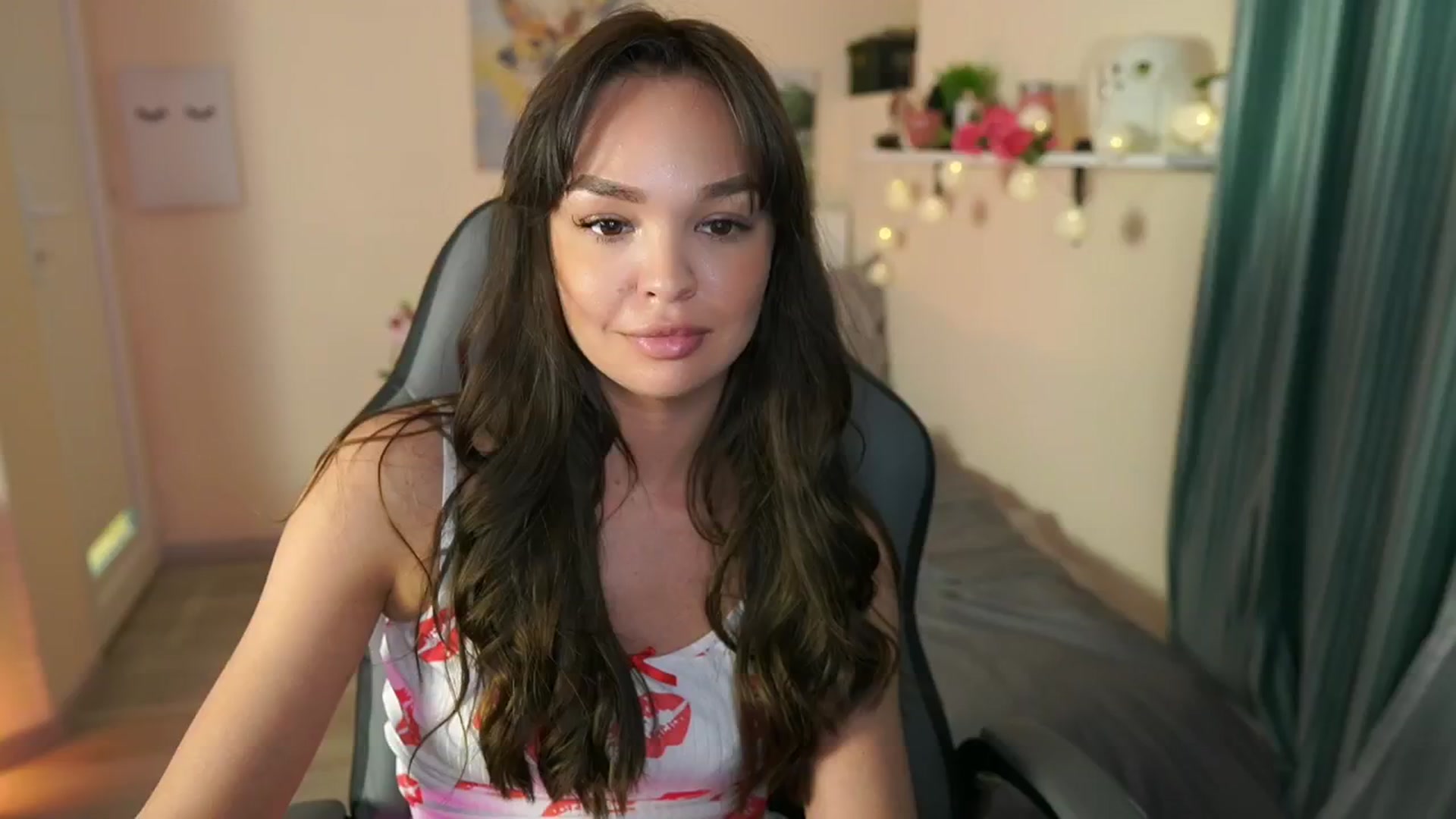 Gallery image thumbnail from Jesse__Jane__'s myfreecams stream on, 05/03/2024, 14:20 image 16 of 20