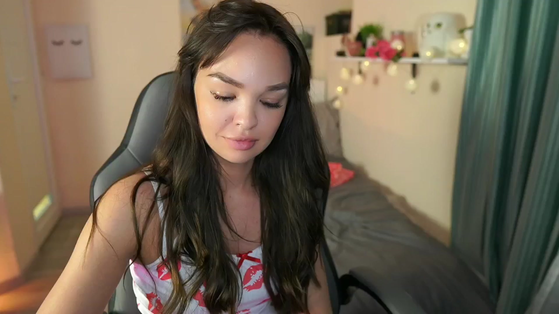 Gallery image thumbnail from Jesse__Jane__'s myfreecams stream on, 05/03/2024, 16:10 image 3 of 20