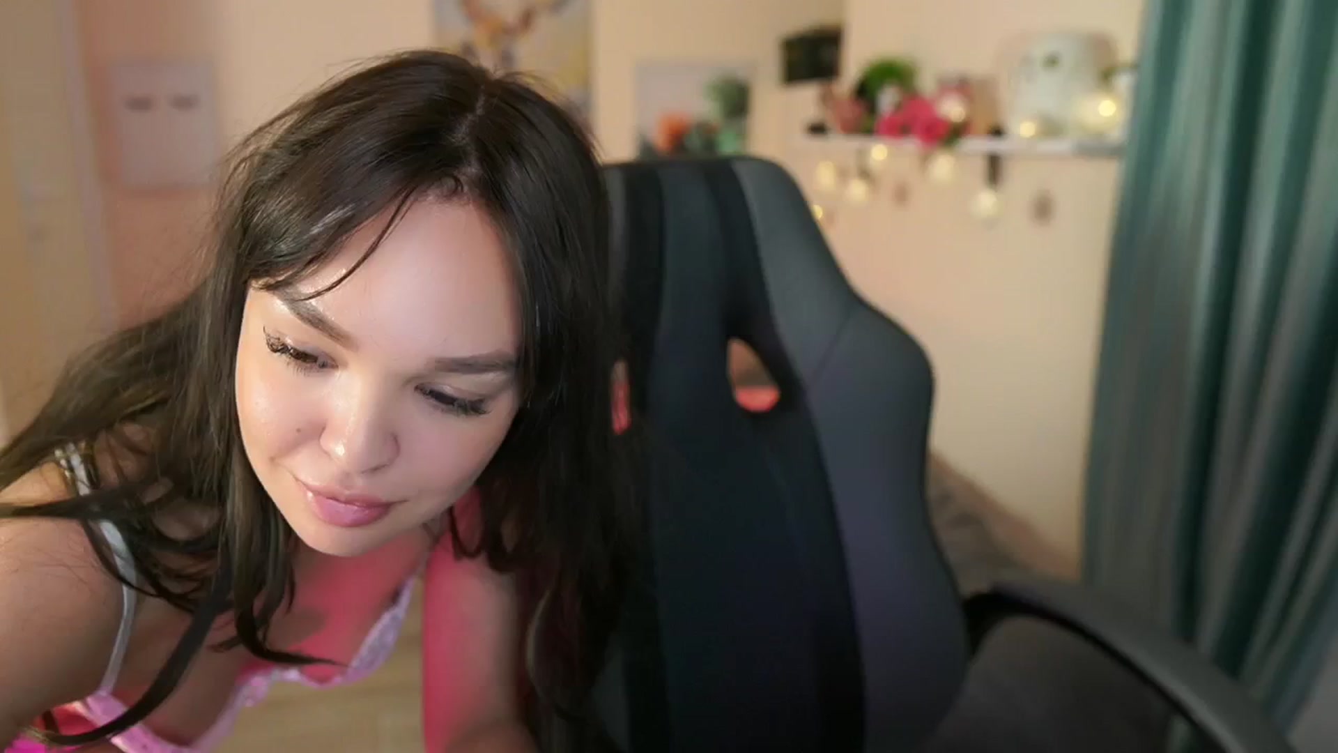 Gallery image thumbnail from Jesse__Jane__'s myfreecams stream on, 05/03/2024, 16:10 image 12 of 20