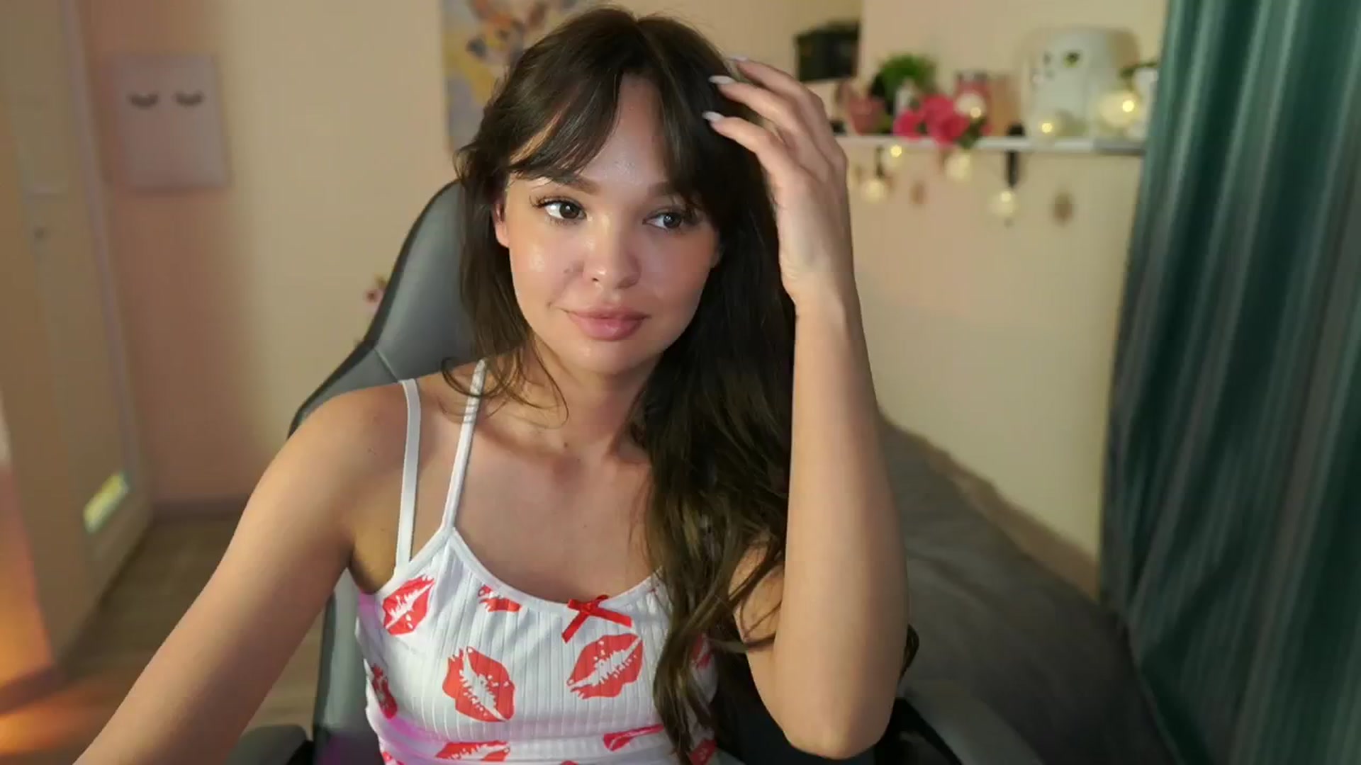 Gallery image thumbnail from Jesse__Jane__'s myfreecams stream on, 05/03/2024, 17:21 image 9 of 20