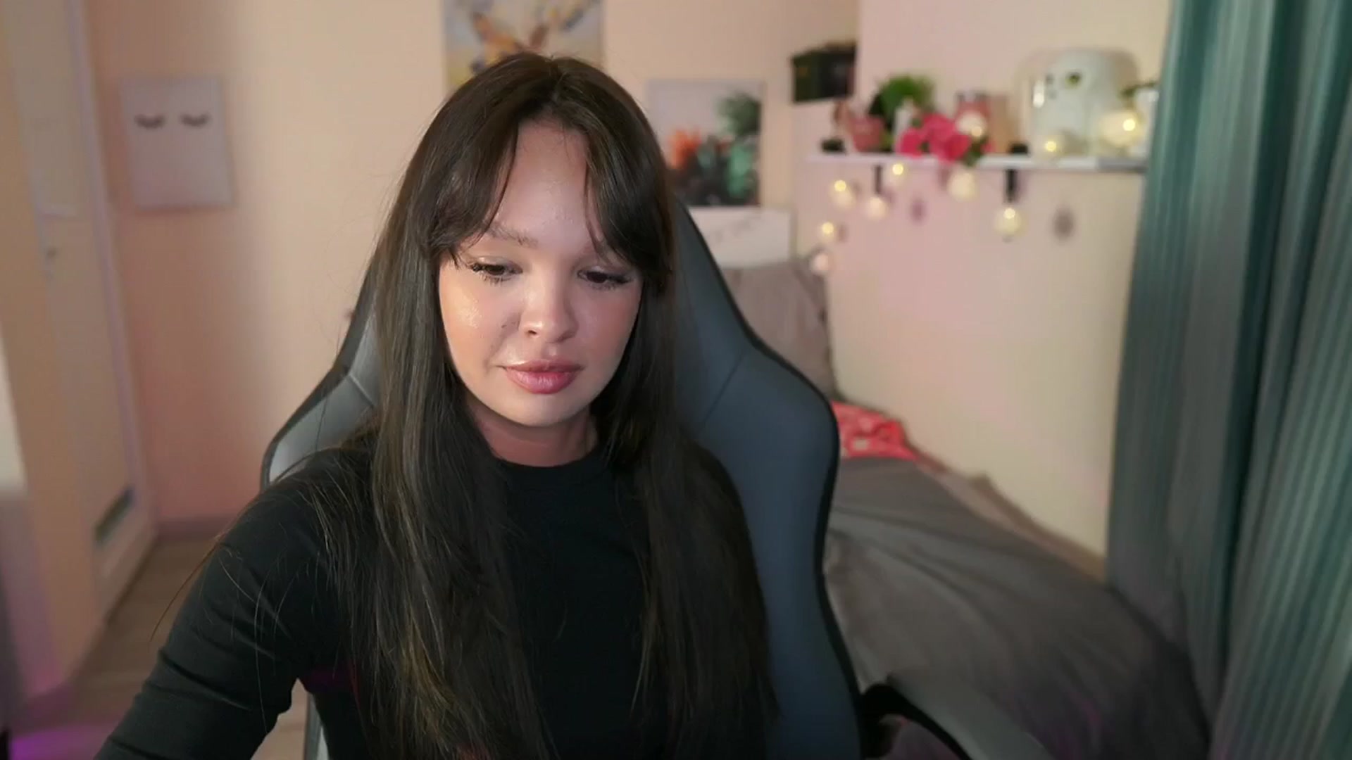 Gallery image thumbnail from Jesse__Jane__'s myfreecams stream on, 05/04/2024, 19:55 image 13 of 20