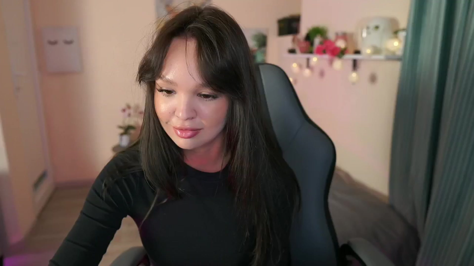 Gallery image thumbnail from Jesse__Jane__'s myfreecams stream on, 05/04/2024, 19:55 image 3 of 20