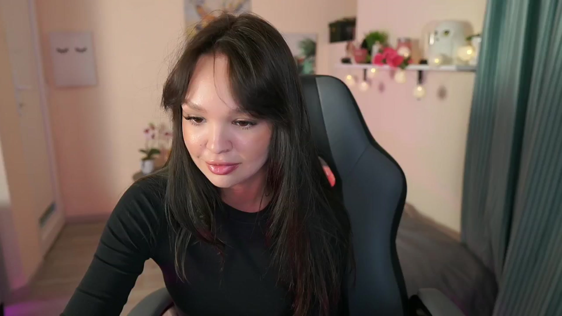 Gallery image thumbnail from Jesse__Jane__'s myfreecams stream on, 05/04/2024, 19:55 image 4 of 20