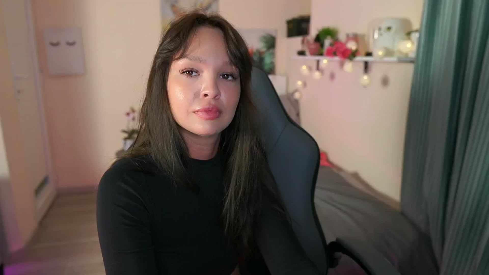 Gallery image thumbnail from Jesse__Jane__'s myfreecams stream on, 05/04/2024, 19:55 image 19 of 20