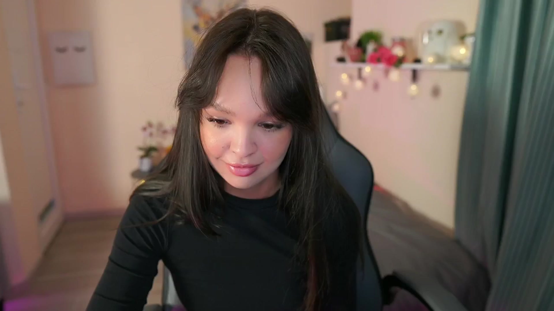 Gallery image thumbnail from Jesse__Jane__'s myfreecams stream on, 05/04/2024, 19:55 image 2 of 20