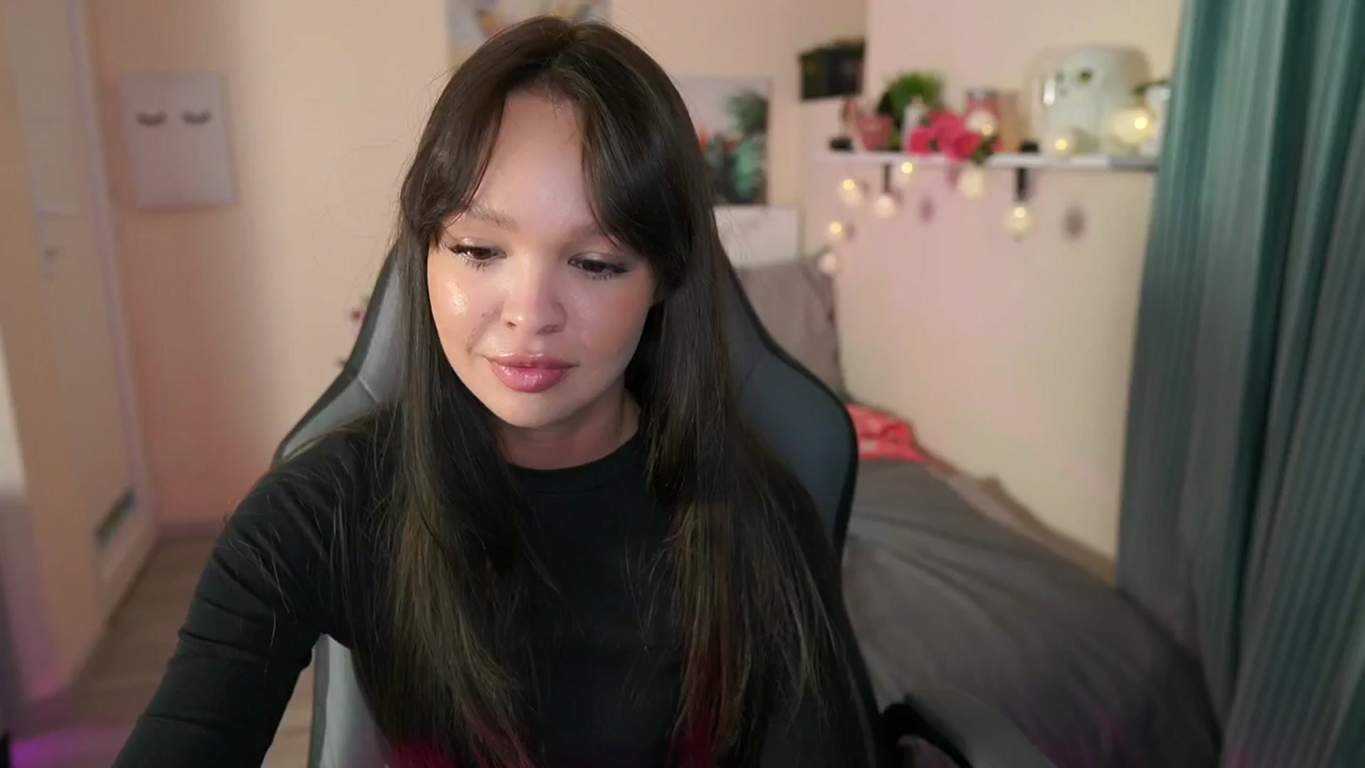 Gallery image thumbnail from Jesse__Jane__'s myfreecams stream on, 05/04/2024, 19:55 image 15 of 20
