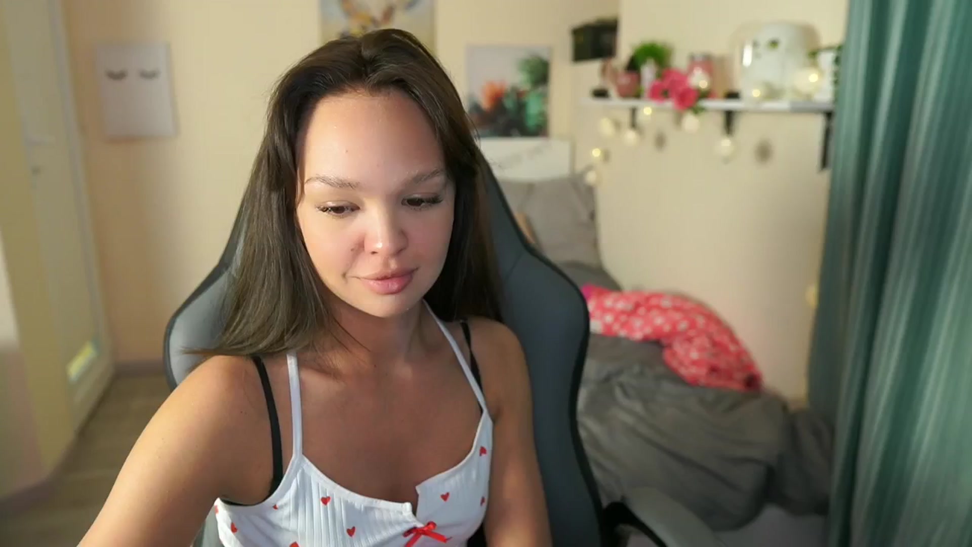 Gallery image thumbnail from Jesse__Jane__'s myfreecams stream on, 05/07/2024, 20:28 image 16 of 20