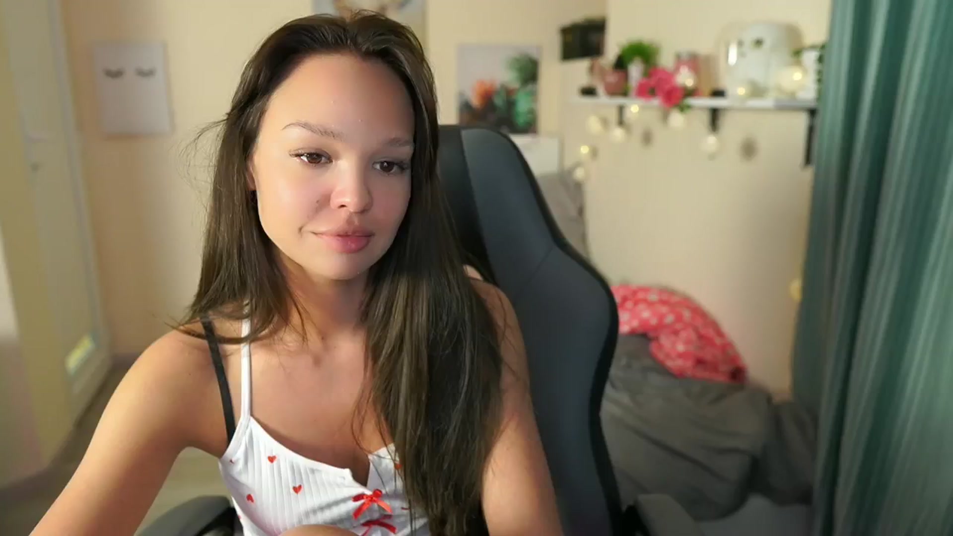 Gallery image thumbnail from Jesse__Jane__'s myfreecams stream on, 05/07/2024, 20:28 image 17 of 20