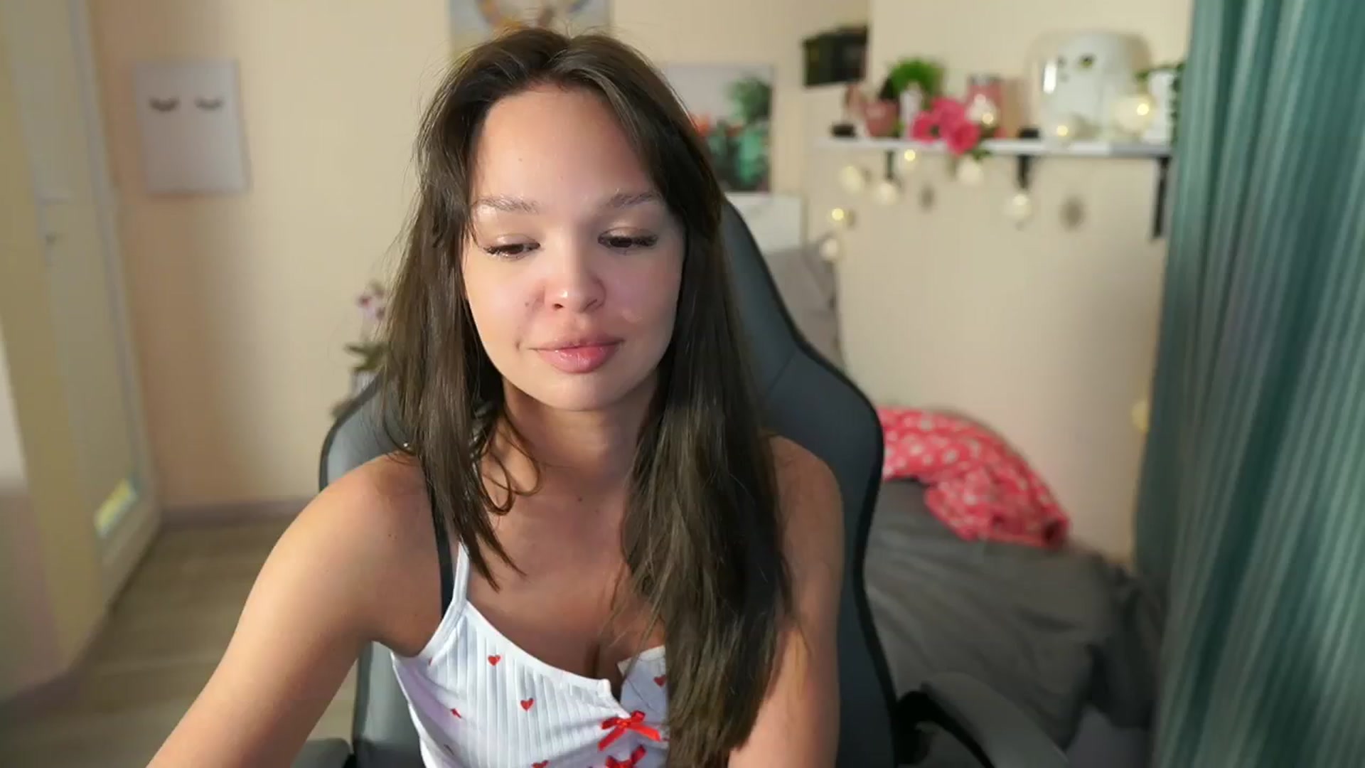 Gallery image thumbnail from Jesse__Jane__'s myfreecams stream on, 05/07/2024, 20:28 image 4 of 20