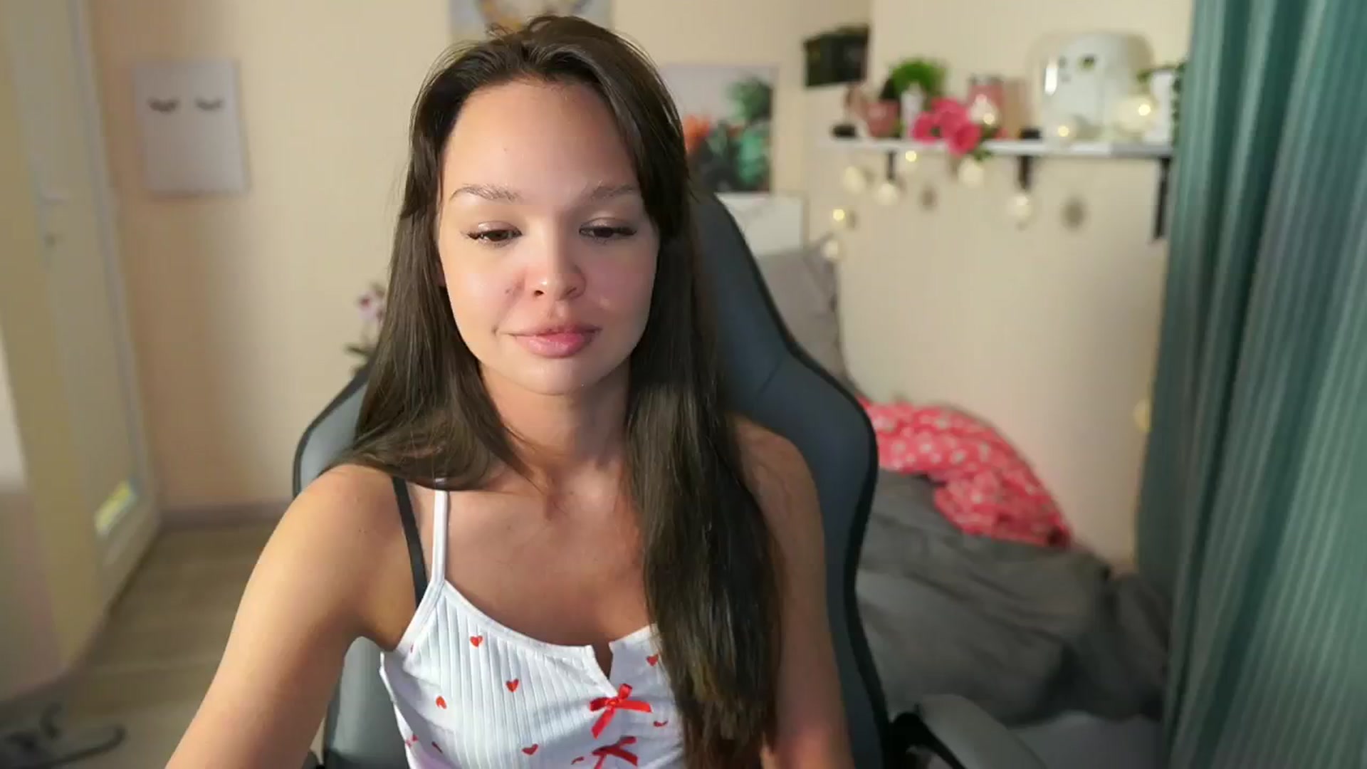 Gallery image thumbnail from Jesse__Jane__'s myfreecams stream on, 05/07/2024, 20:40 image 9 of 20
