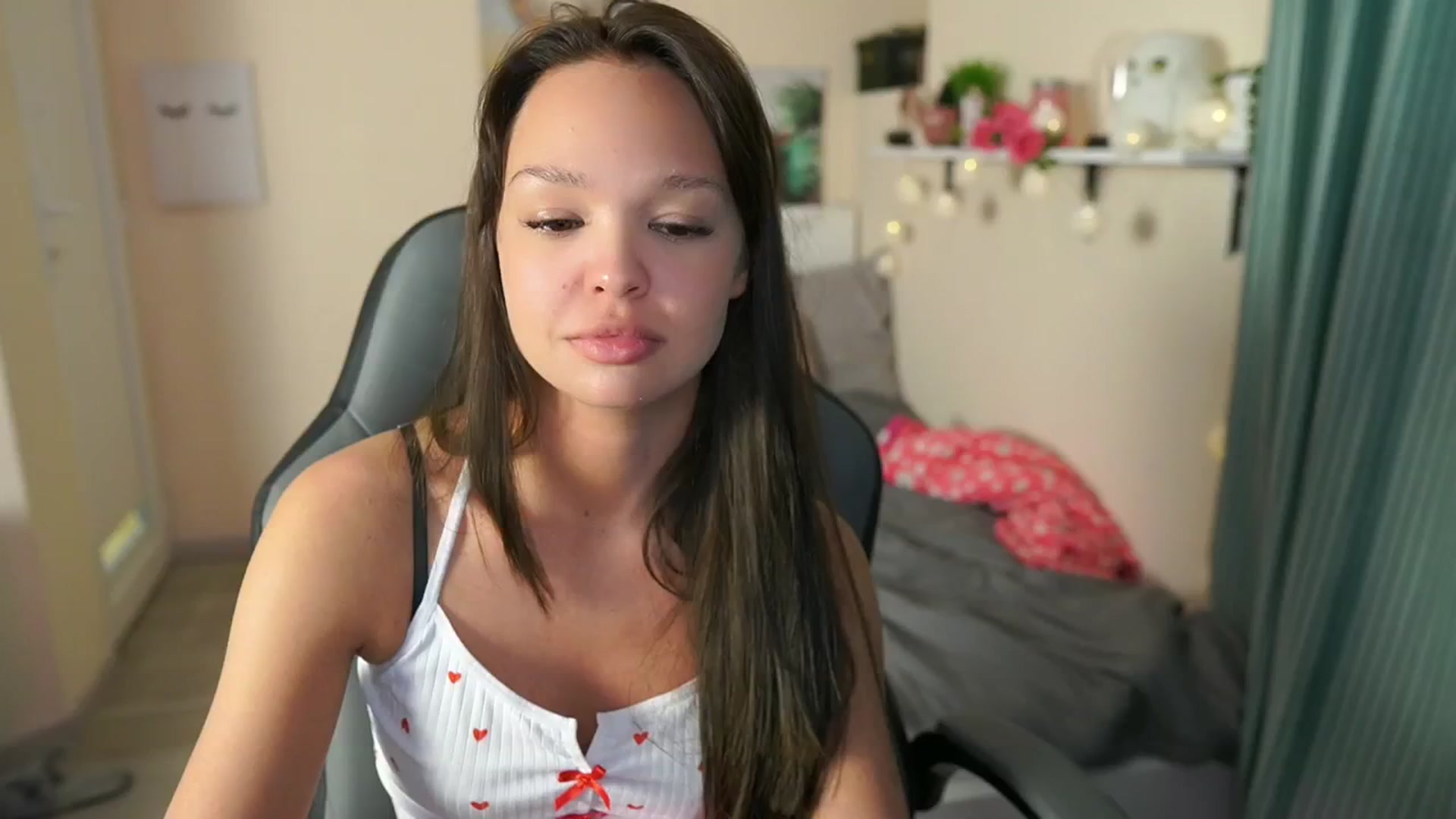 Gallery image thumbnail from Jesse__Jane__'s myfreecams stream on, 05/07/2024, 20:40 image 19 of 20
