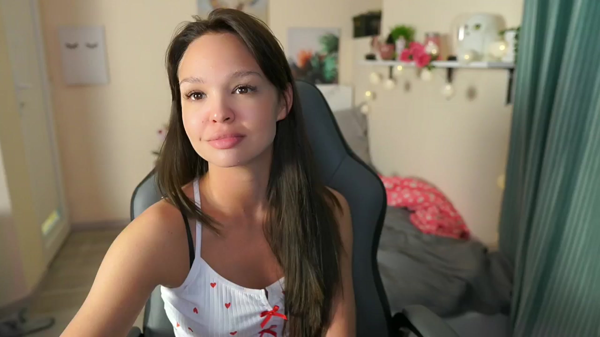 Gallery image thumbnail from Jesse__Jane__'s myfreecams stream on, 05/07/2024, 20:40 image 12 of 20