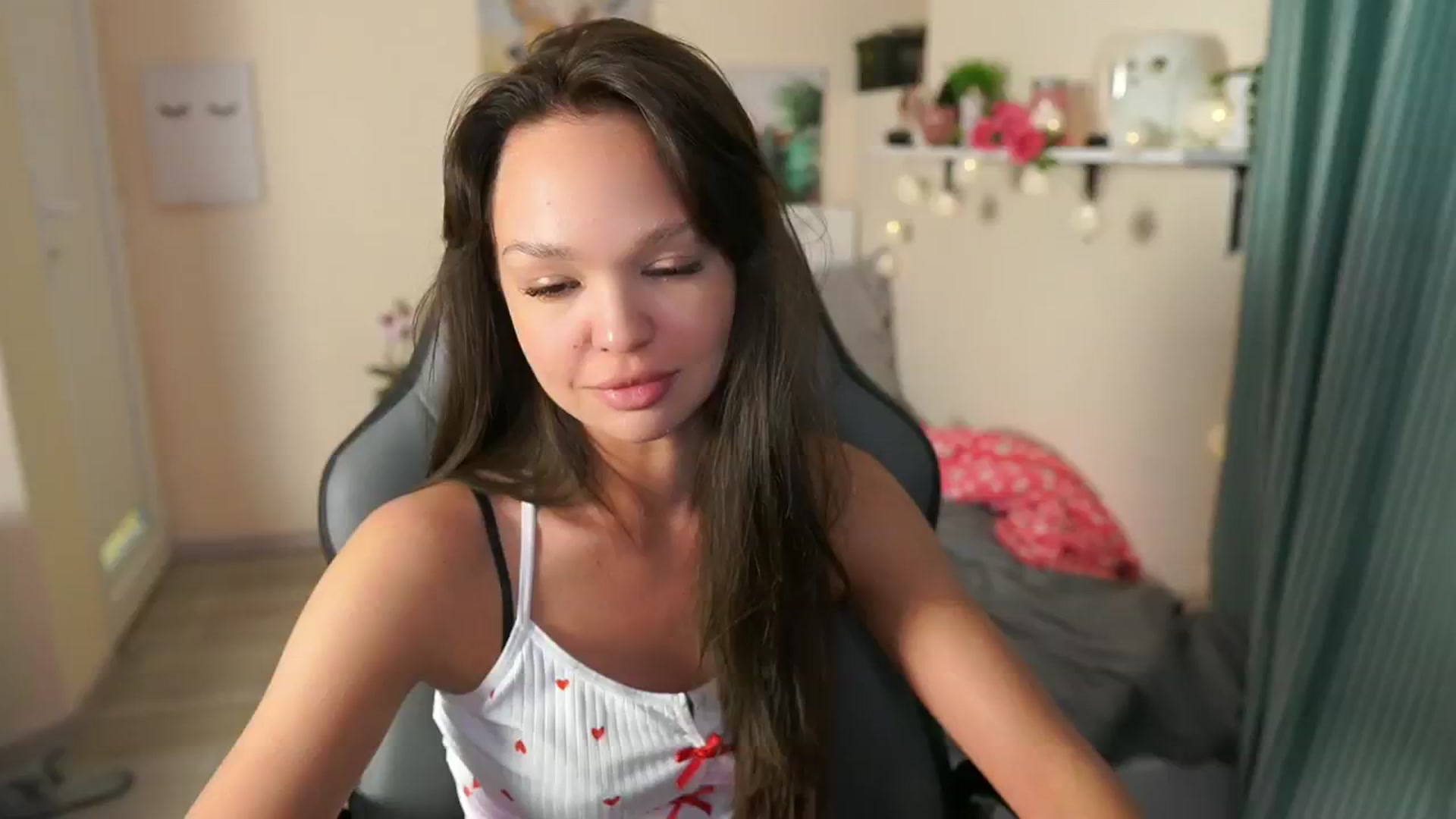 Gallery image thumbnail from Jesse__Jane__'s myfreecams stream on, 05/07/2024, 20:40 image 6 of 20
