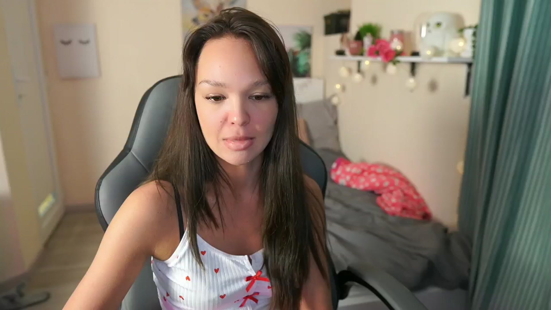 Gallery image thumbnail from Jesse__Jane__'s myfreecams stream on, 05/07/2024, 20:40 image 1 of 20