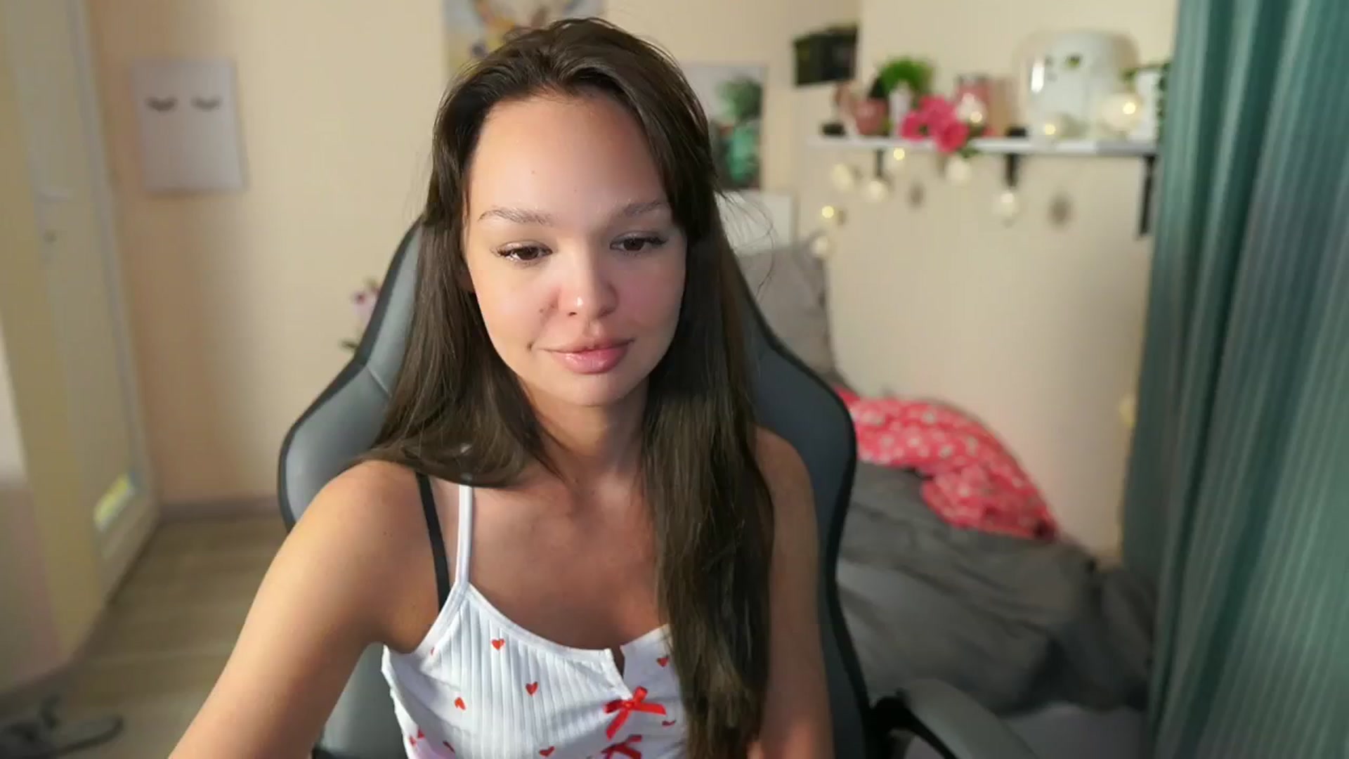 Gallery image thumbnail from Jesse__Jane__'s myfreecams stream on, 05/07/2024, 20:40 image 8 of 20