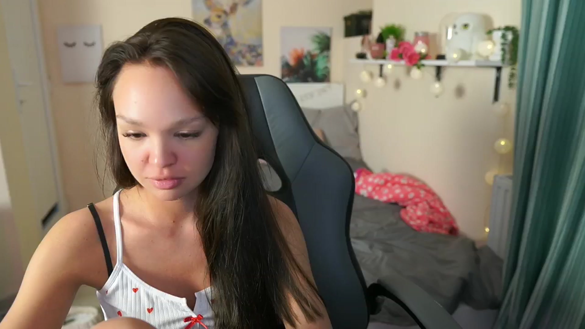 Gallery image thumbnail from Jesse__Jane__'s myfreecams stream on, 05/07/2024, 22:23 image 17 of 20