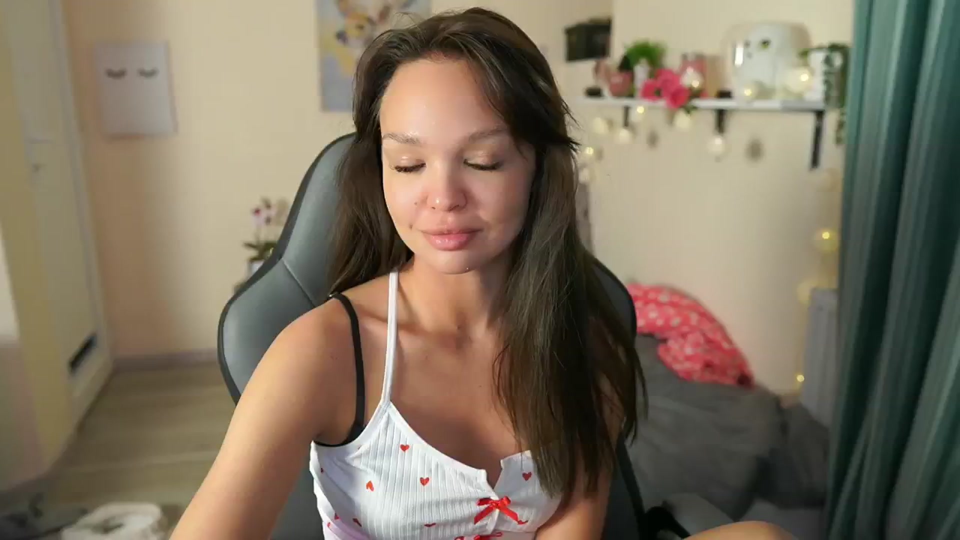 Gallery image thumbnail from Jesse__Jane__'s myfreecams stream on, 05/07/2024, 22:23 image 13 of 20