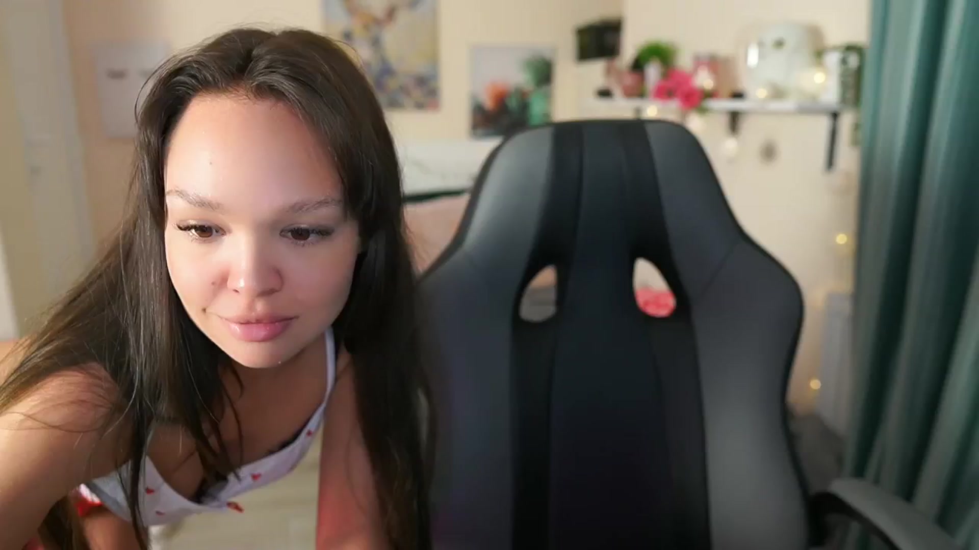 Gallery image thumbnail from Jesse__Jane__'s myfreecams stream on, 05/07/2024, 22:23 image 11 of 20