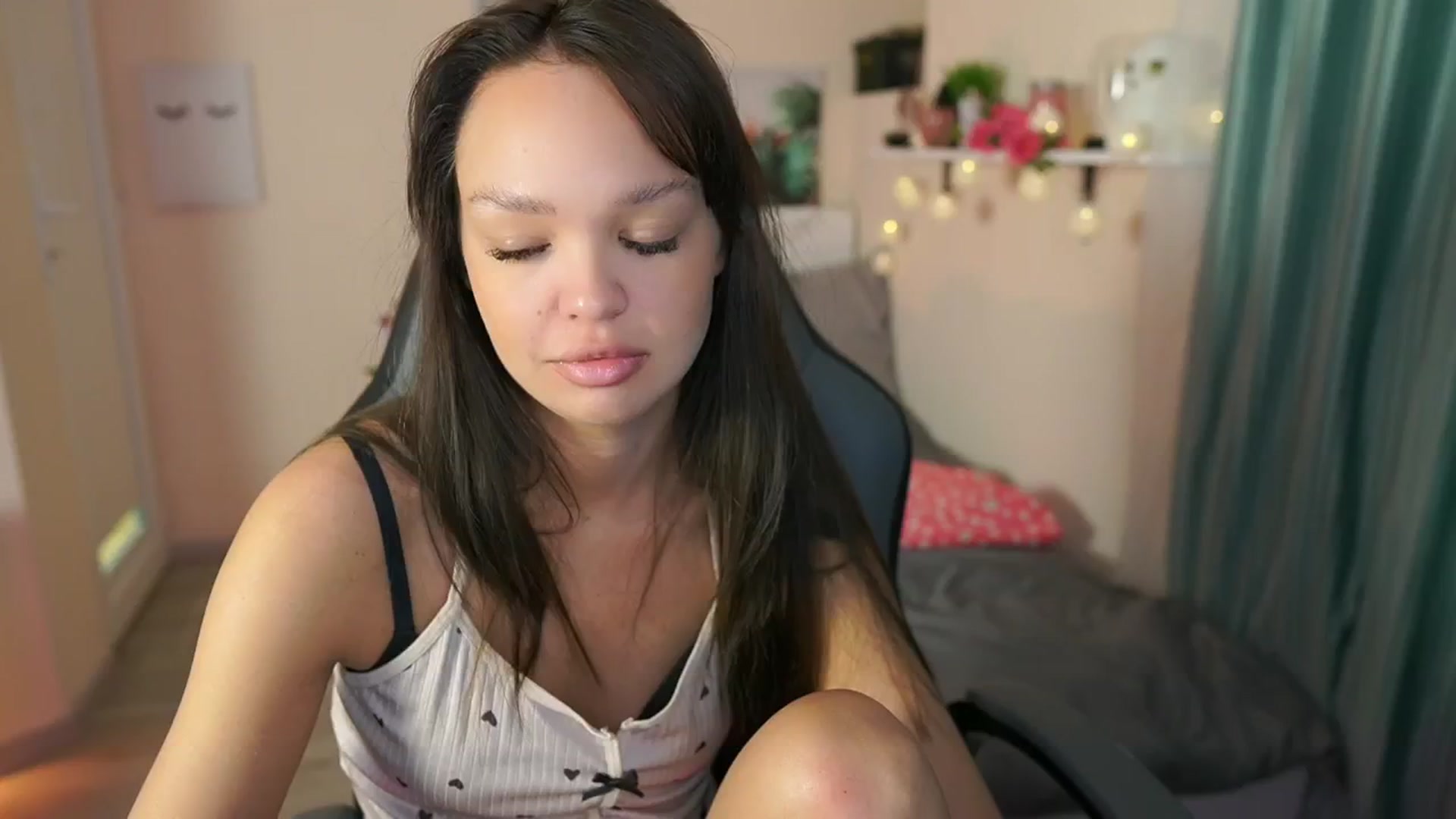 Gallery image thumbnail from Jesse__Jane__'s myfreecams stream on, 05/08/2024, 12:26 image 2 of 20