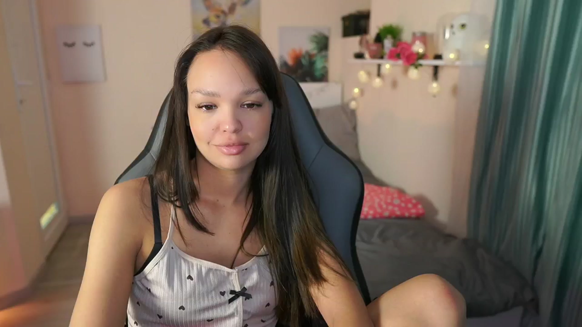 Gallery image thumbnail from Jesse__Jane__'s myfreecams stream on, 05/08/2024, 12:26 image 4 of 20