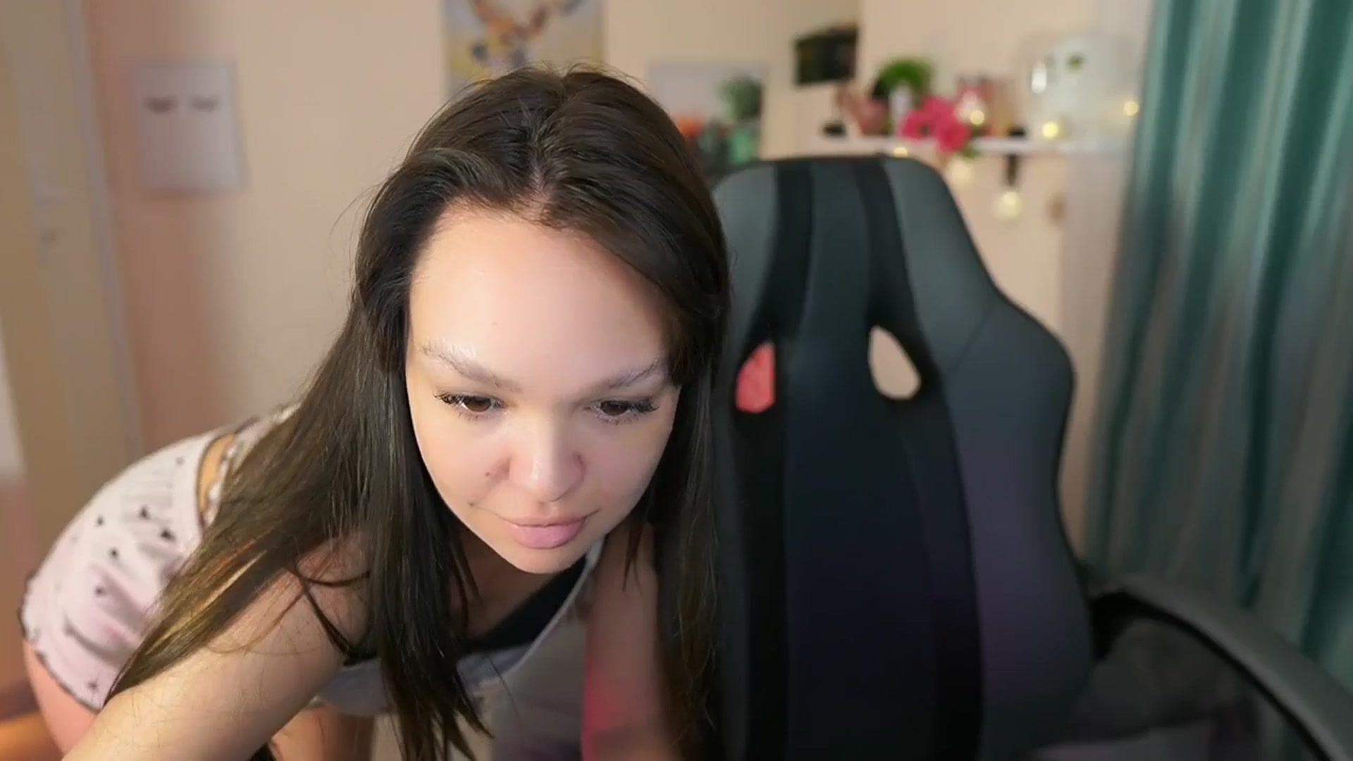 Gallery image thumbnail from Jesse__Jane__'s myfreecams stream on, 05/08/2024, 12:26 image 18 of 20