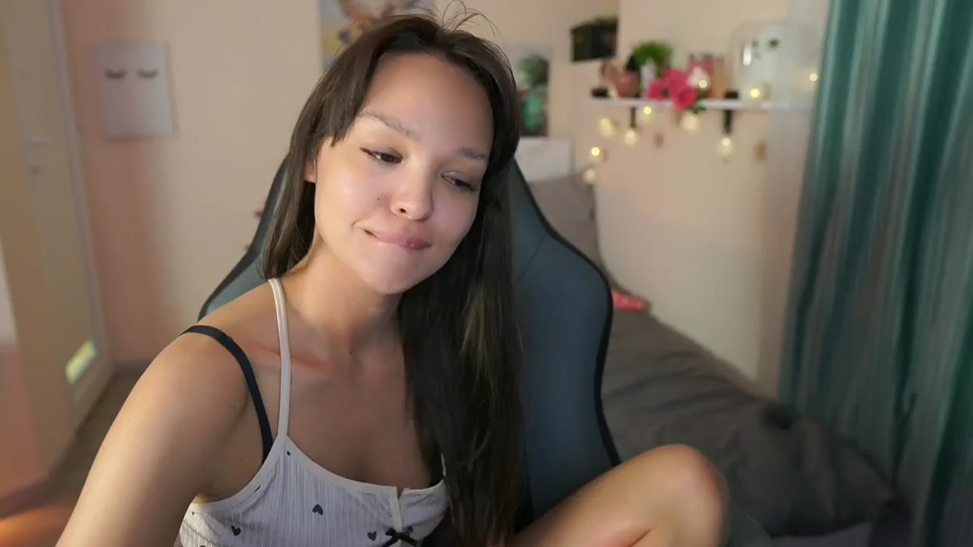 Gallery image thumbnail from Jesse__Jane__'s myfreecams stream on, 05/08/2024, 12:54 image 11 of 20