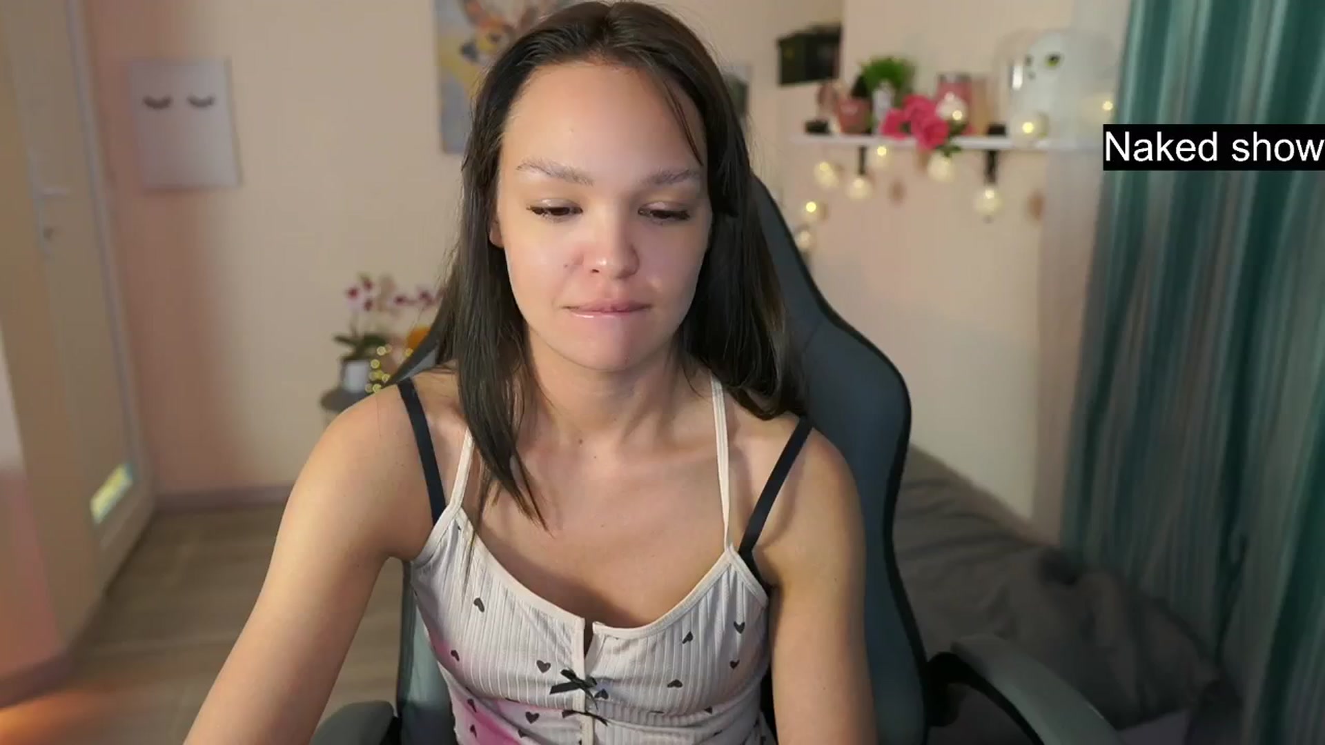 Gallery image thumbnail from Jesse__Jane__'s myfreecams stream on, 05/08/2024, 12:54 image 6 of 20