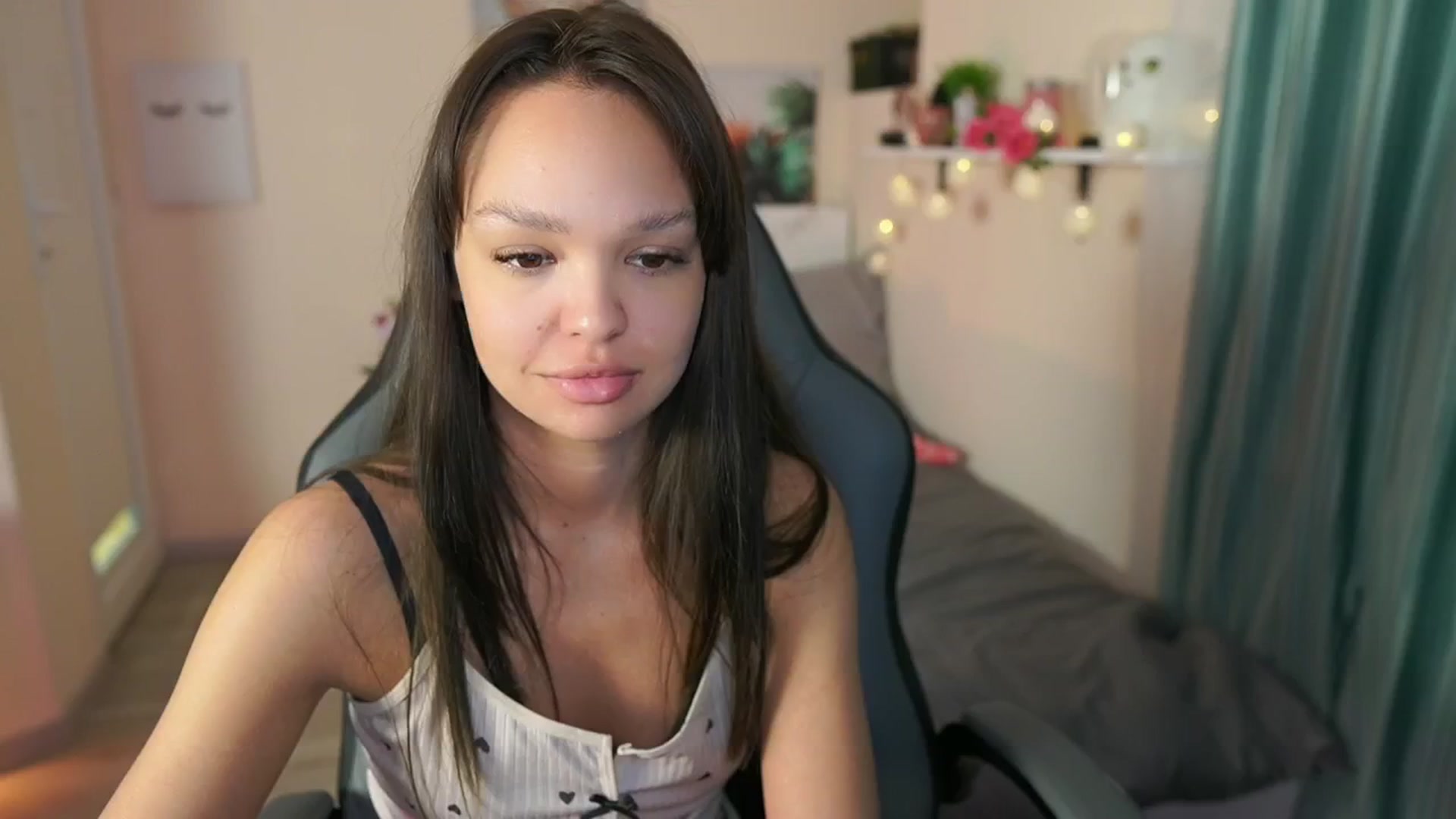 Gallery image thumbnail from Jesse__Jane__'s myfreecams stream on, 05/08/2024, 12:54 image 19 of 20