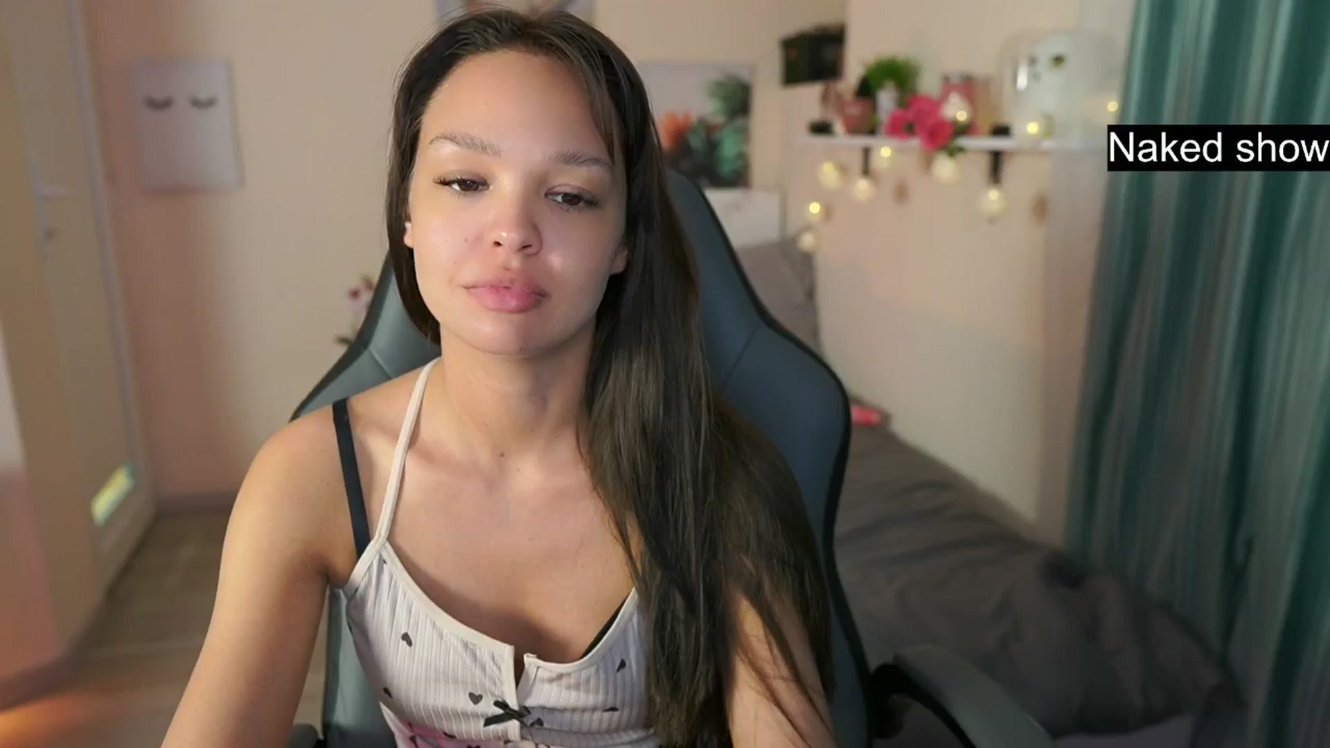 Gallery image thumbnail from Jesse__Jane__'s myfreecams stream on, 05/08/2024, 12:54 image 8 of 20